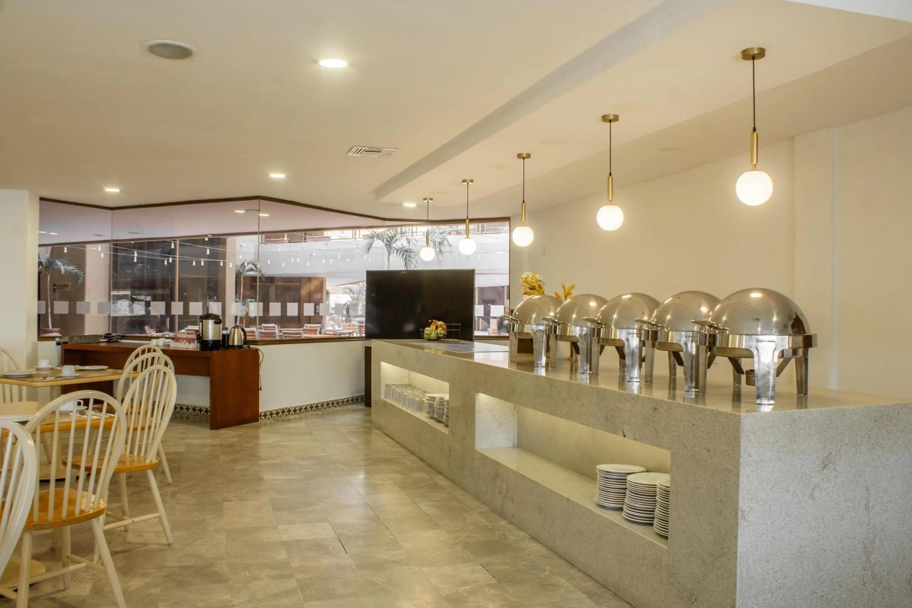 Breakfast in Best Western PLUS Plaza Florida & Tower