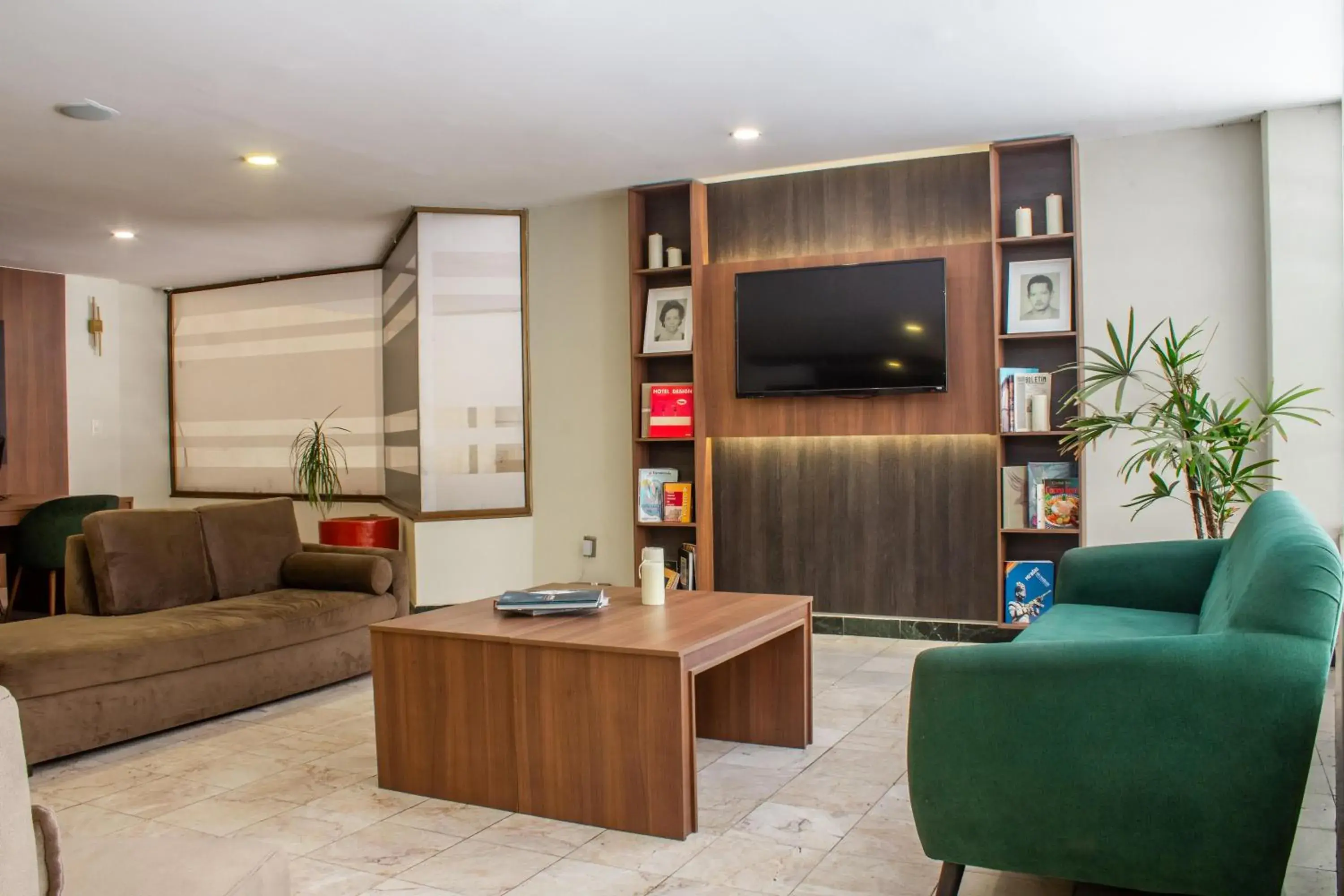 Lobby or reception in Best Western PLUS Plaza Florida & Tower Lobby or reception in Best Western PLUS Plaza Florida & Tower