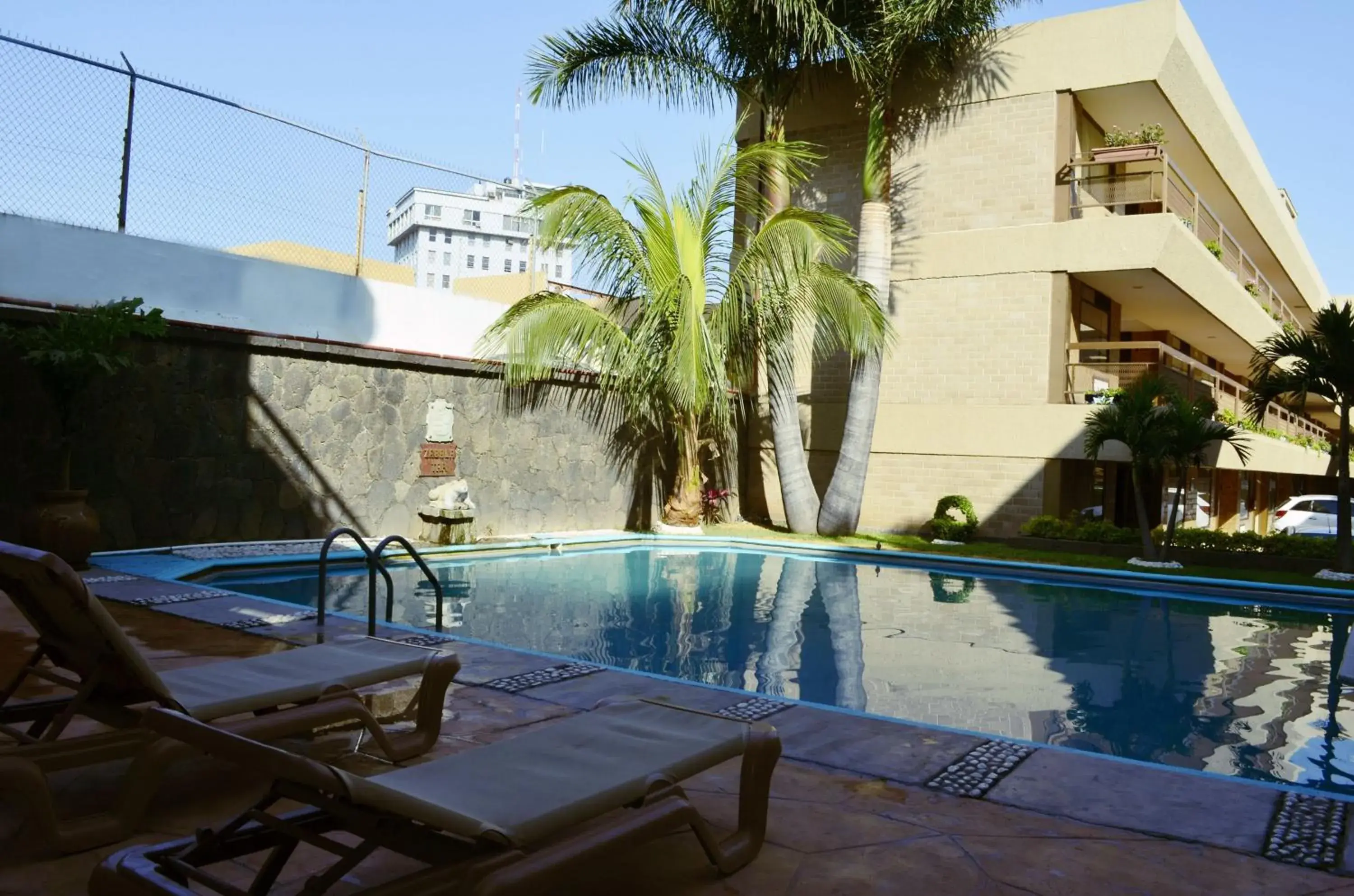 Swimming pool in Best Western PLUS Plaza Florida & Tower Swimming pool in Best Western PLUS Plaza Florida & Tower