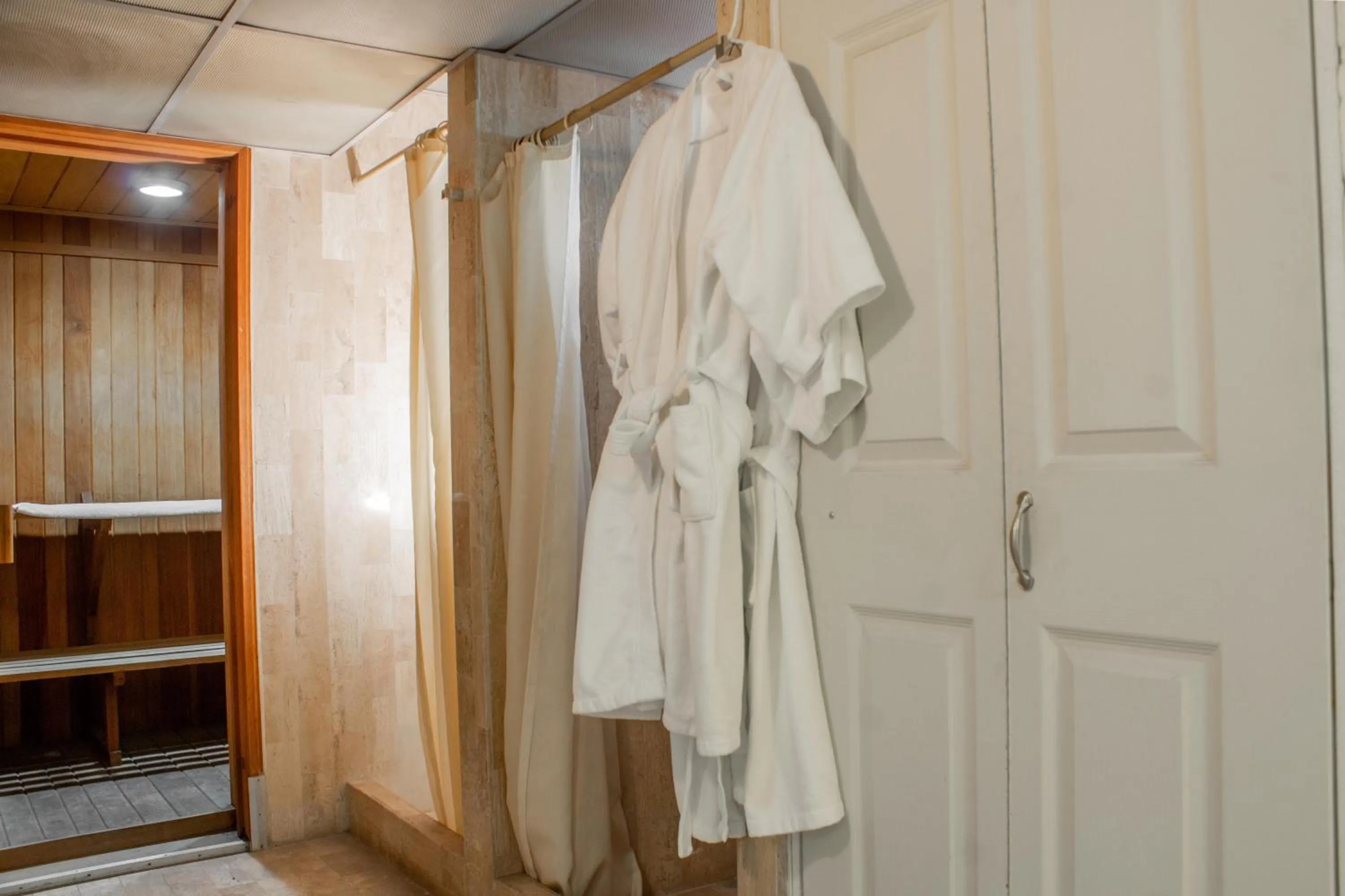 Spa and wellness centre/facilities in Best Western PLUS Plaza Florida & Tower