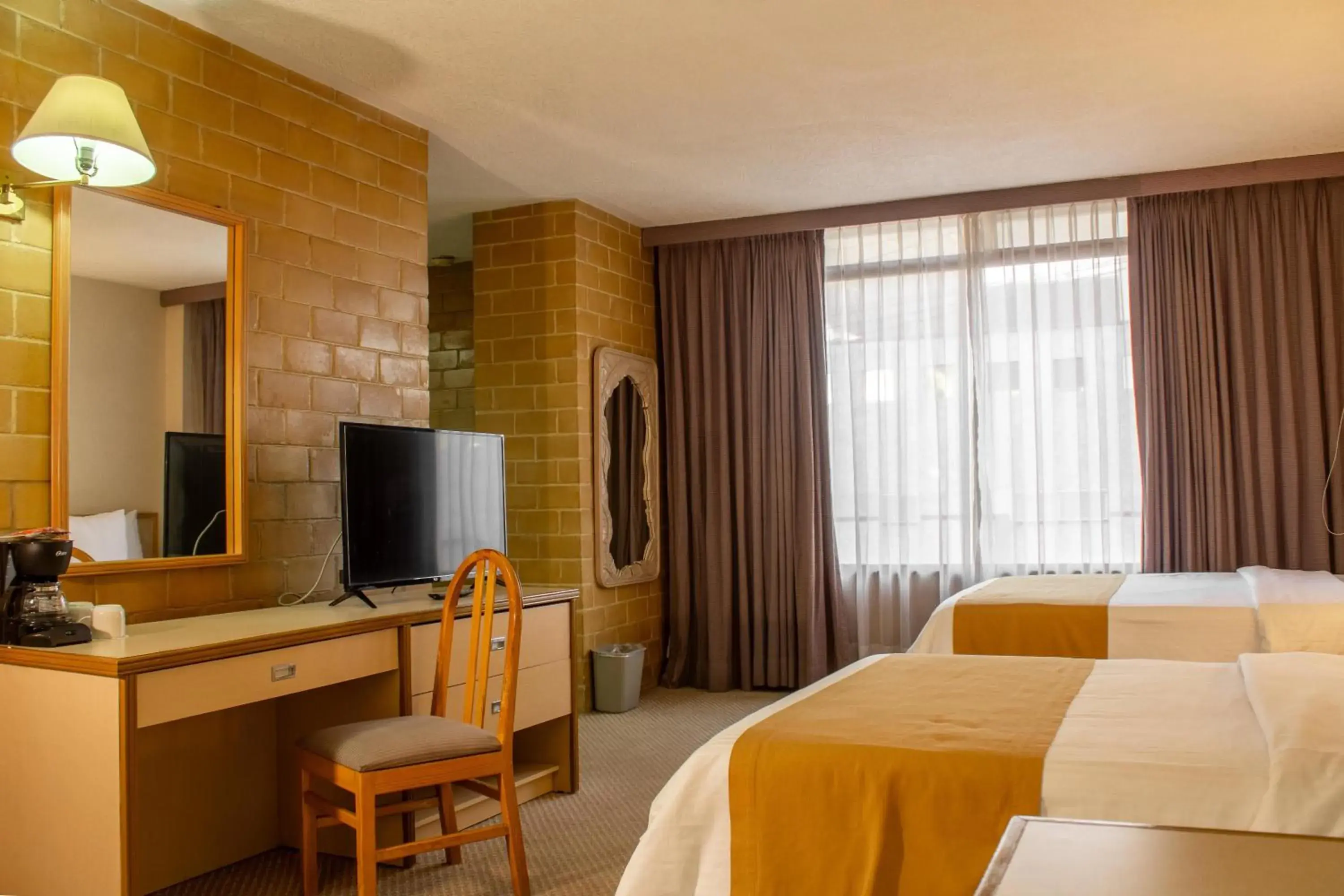 Bedroom, Bed in Best Western PLUS Plaza Florida & Tower Bedroom, Bed in Best Western PLUS Plaza Florida & Tower