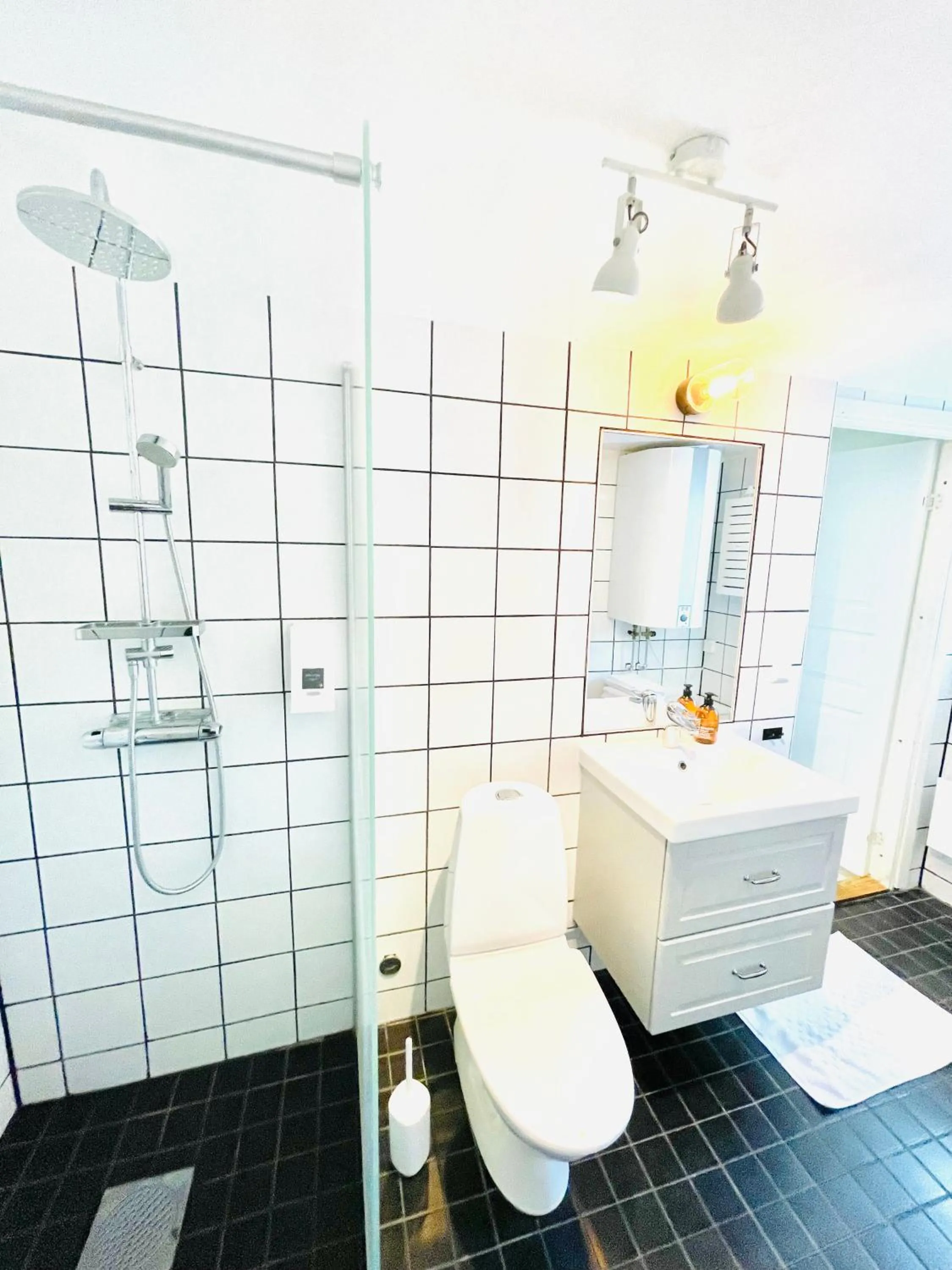 Bathroom in Gårdshotellet
