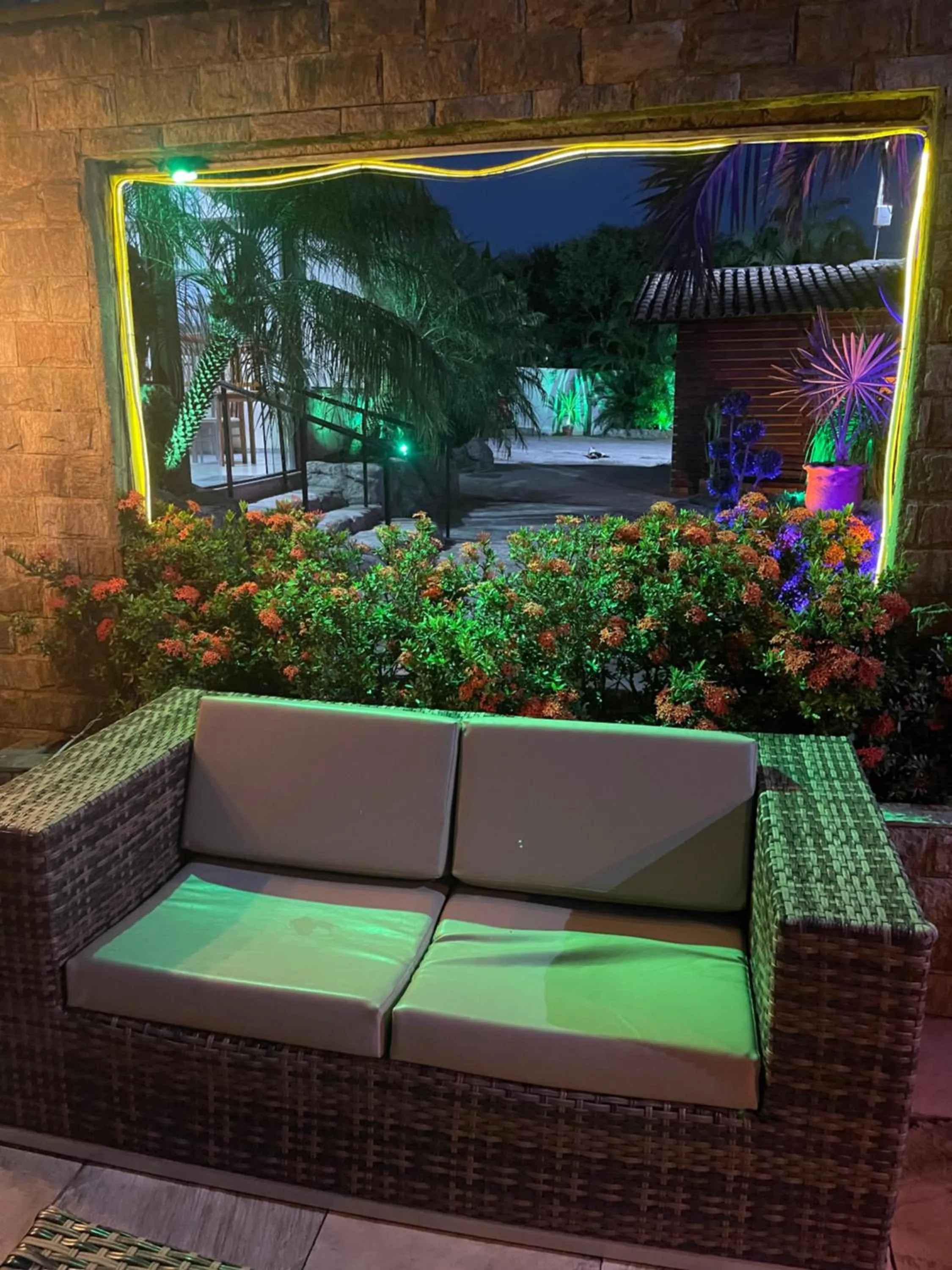 Communal lounge/ TV room in Pousada Bon Vivant