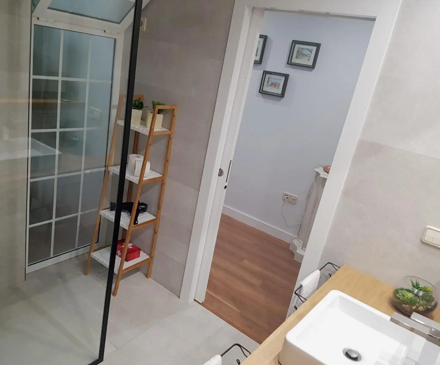 Shower in DreamsApt Sagasta