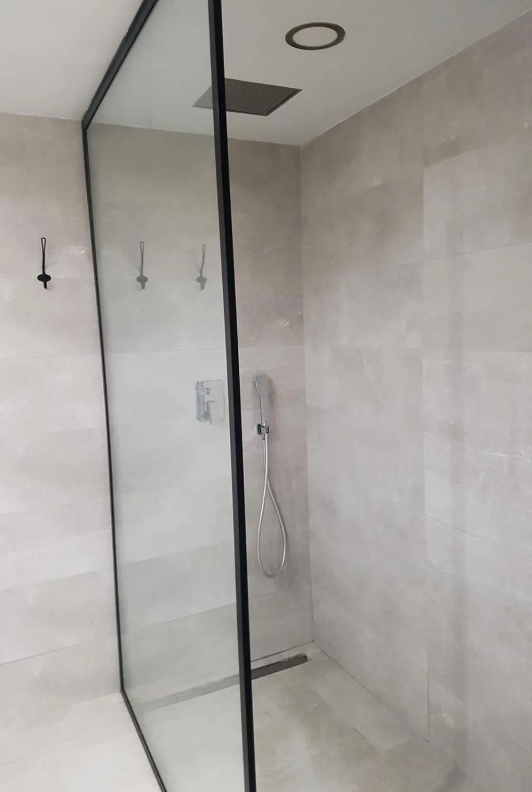 Shower in DreamsApt Sagasta