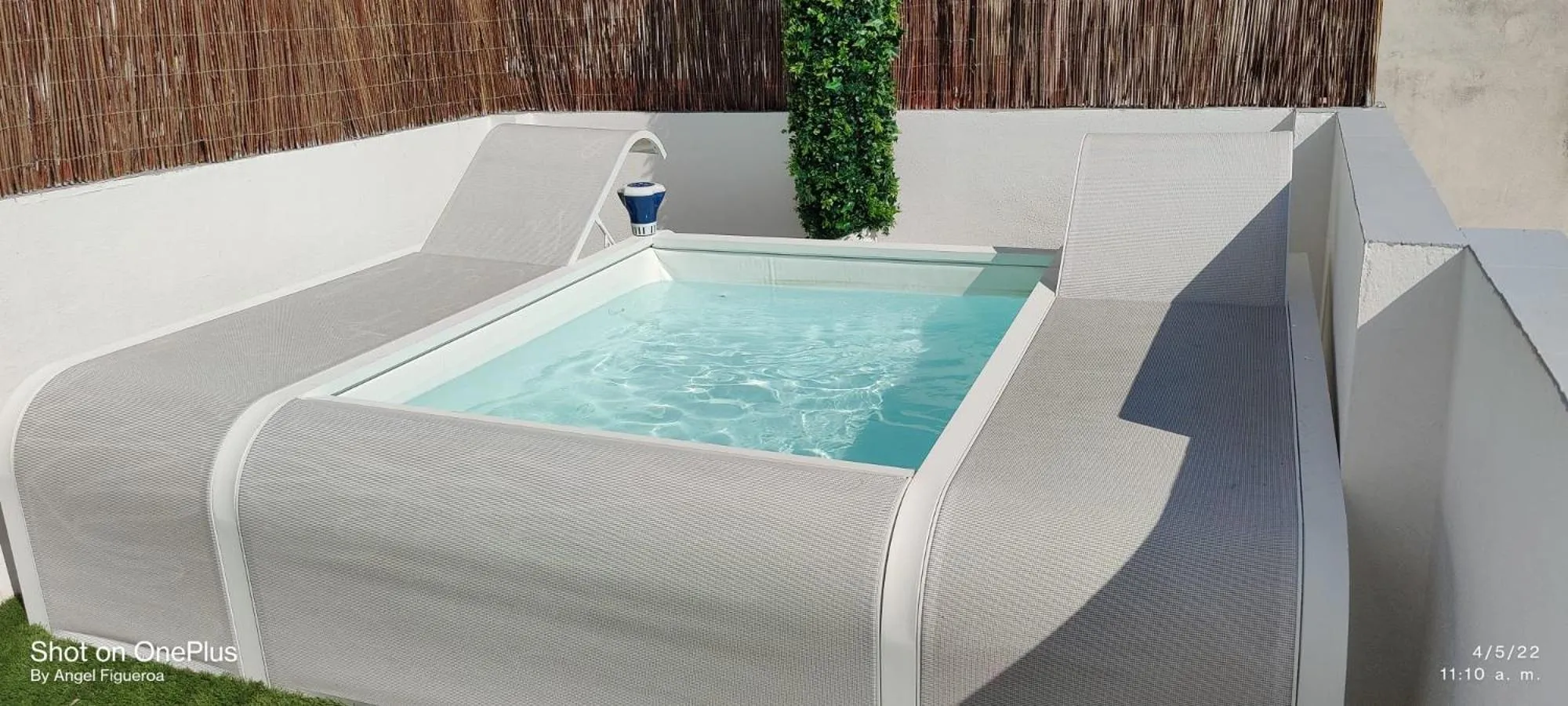 Pool view in DreamsApt Sagasta