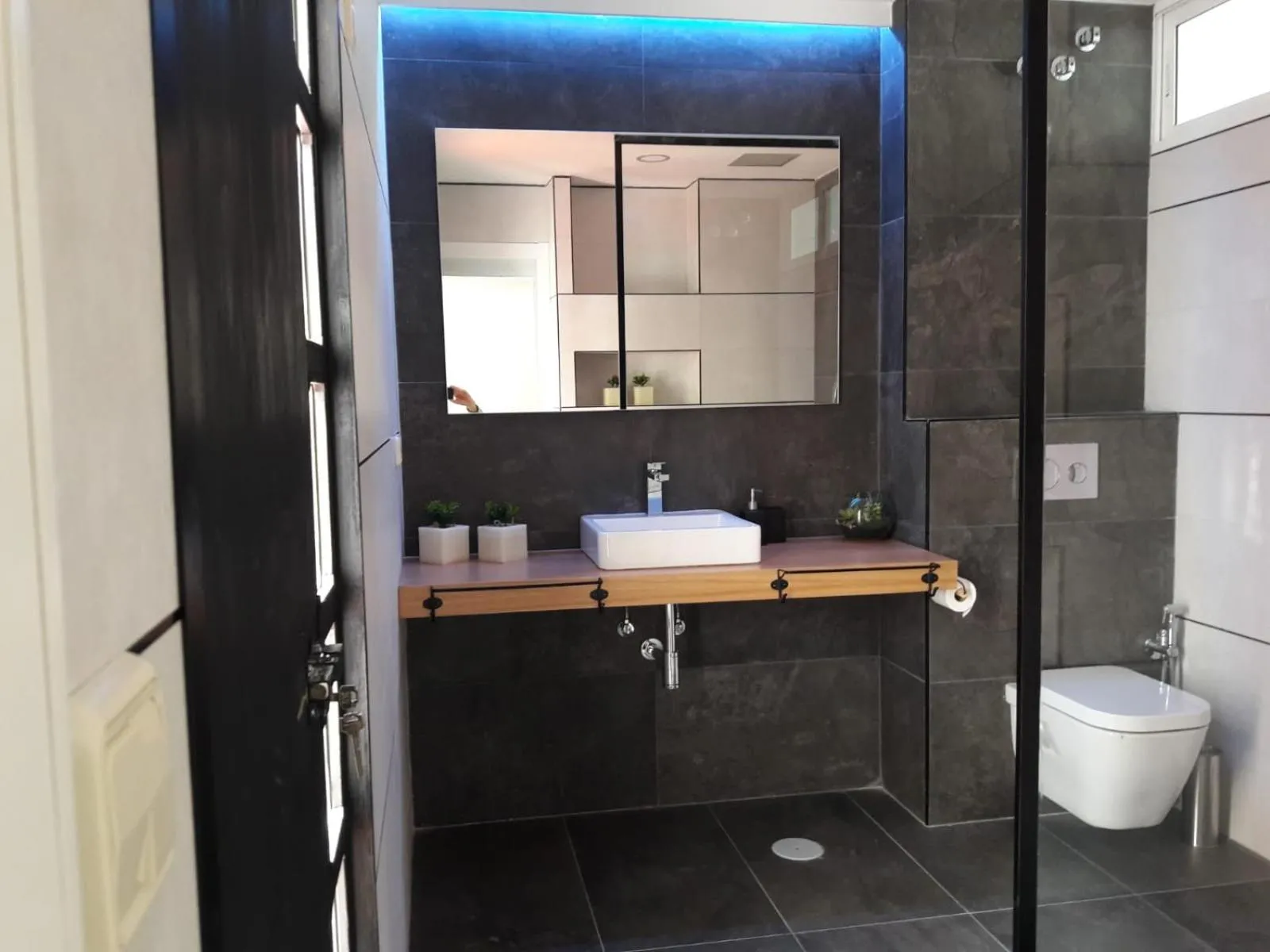 Shower in DreamsApt Sagasta