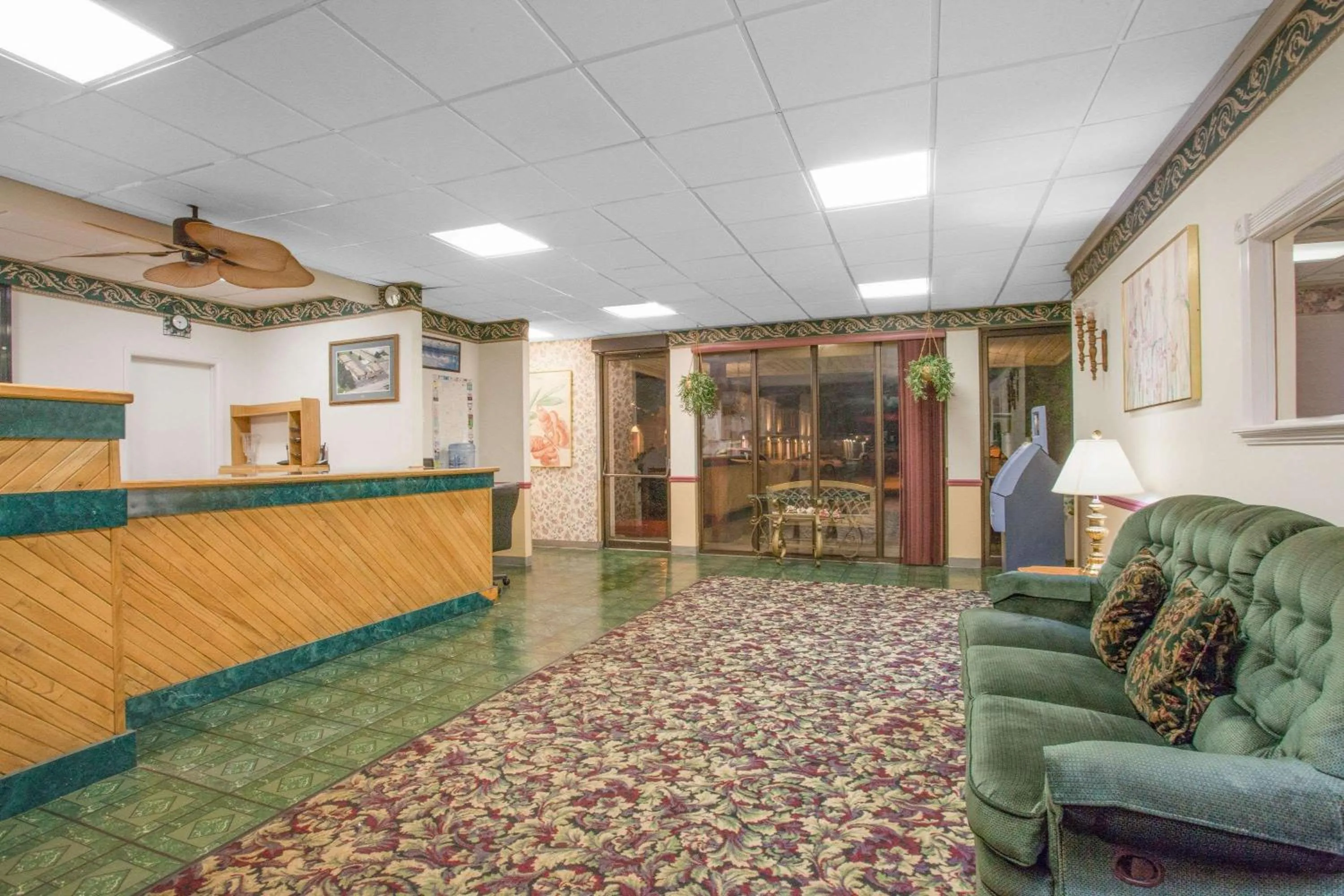 Lobby or reception in Super 8 by Wyndham Carlisle North