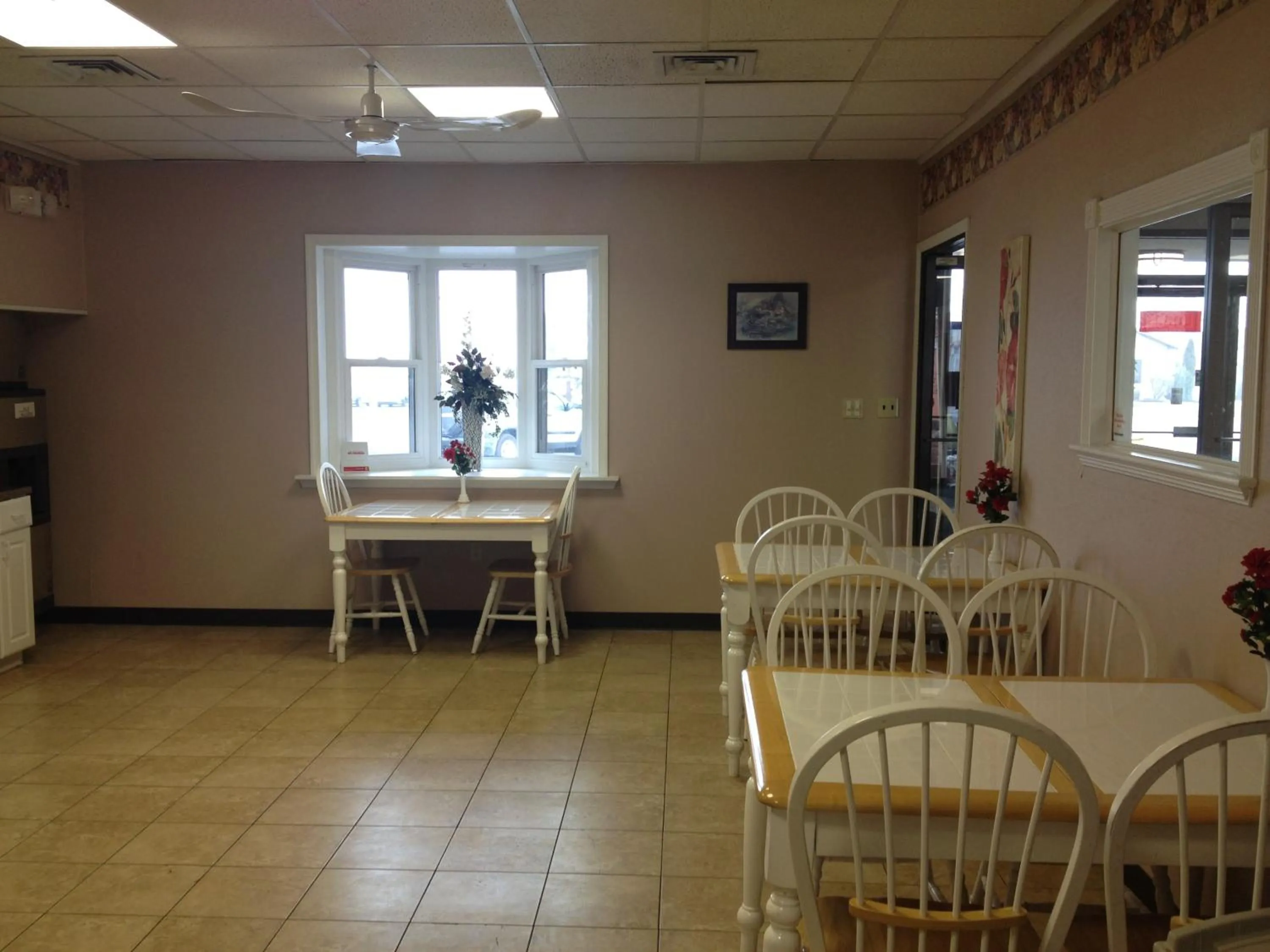 Restaurant/places to eat in Super 8 by Wyndham Carlisle North