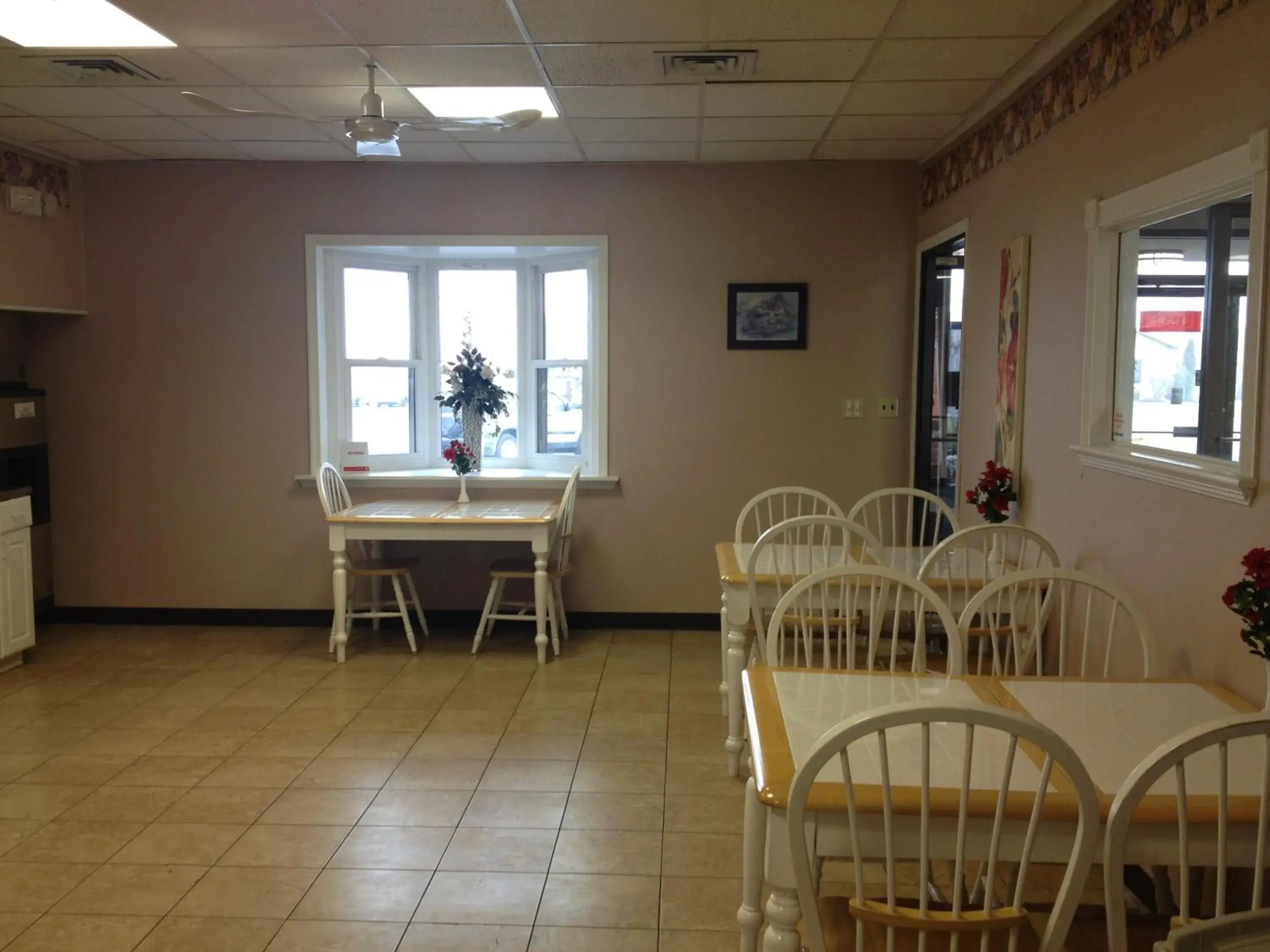 Restaurant/places to eat in Super 8 by Wyndham Carlisle North Restaurant/places to eat in Super 8 by Wyndham Carlisle North