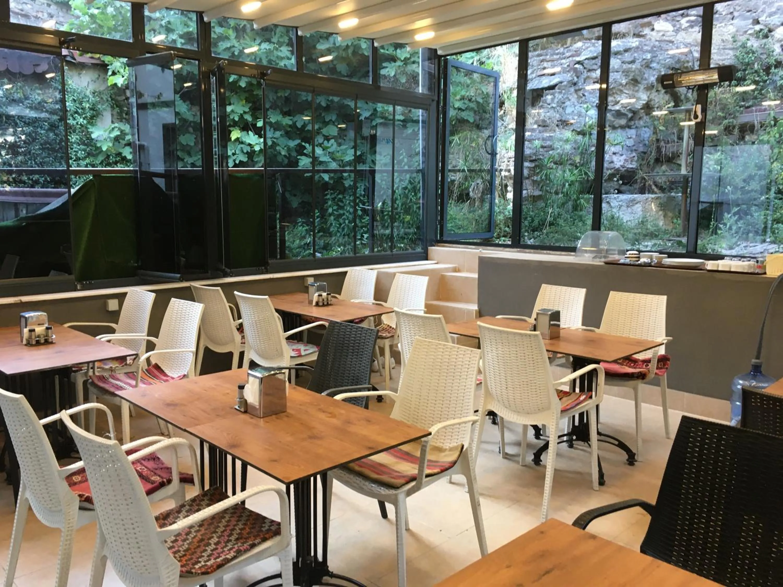 Spring, Restaurant/Places to Eat in Nuray Hotel