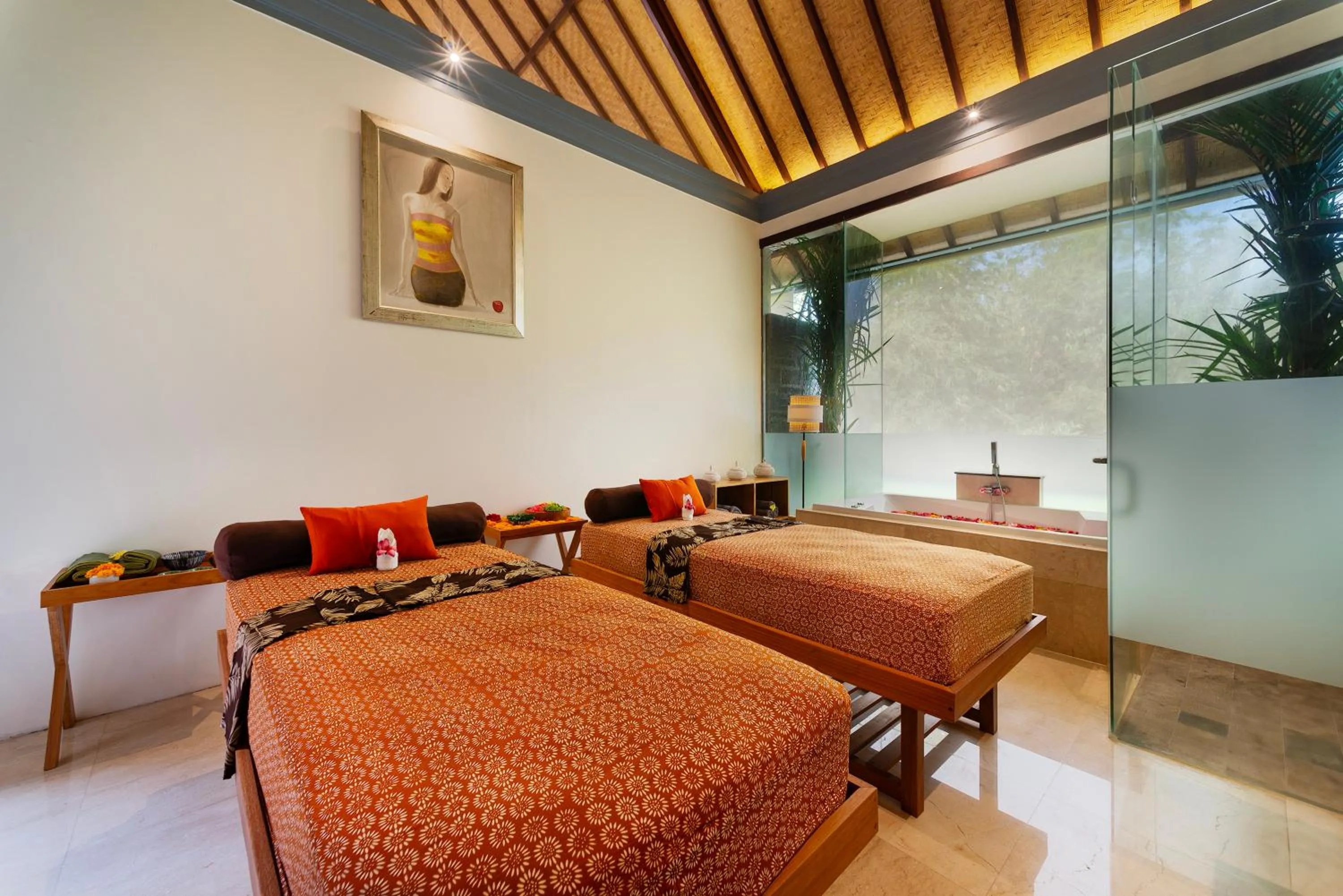 Massage in Adepa Resort