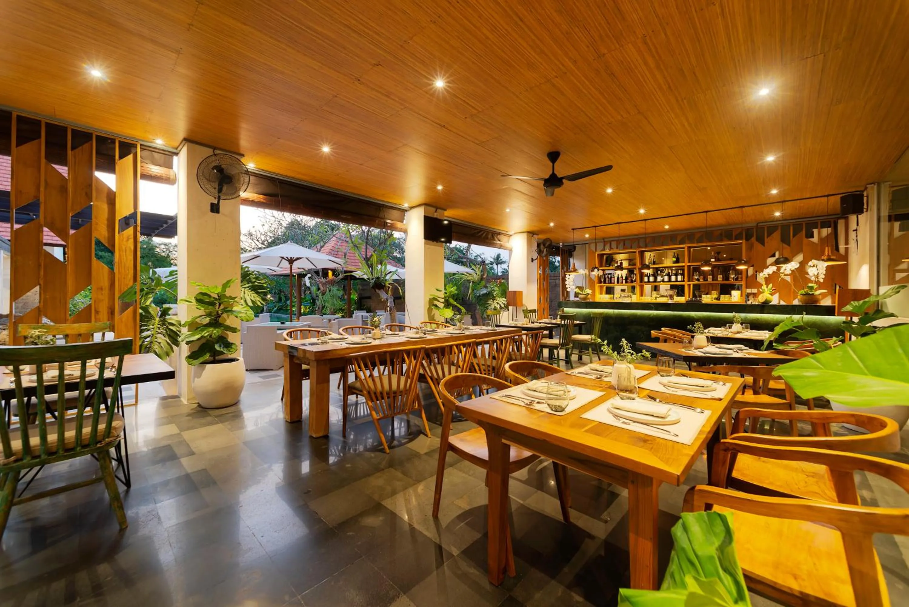 Restaurant/places to eat in Adepa Resort