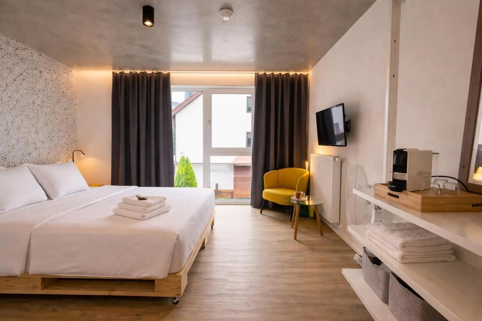Photo of the whole room, Bed in Hofgut Stefan - BIO, Bodenständig, Bodensee