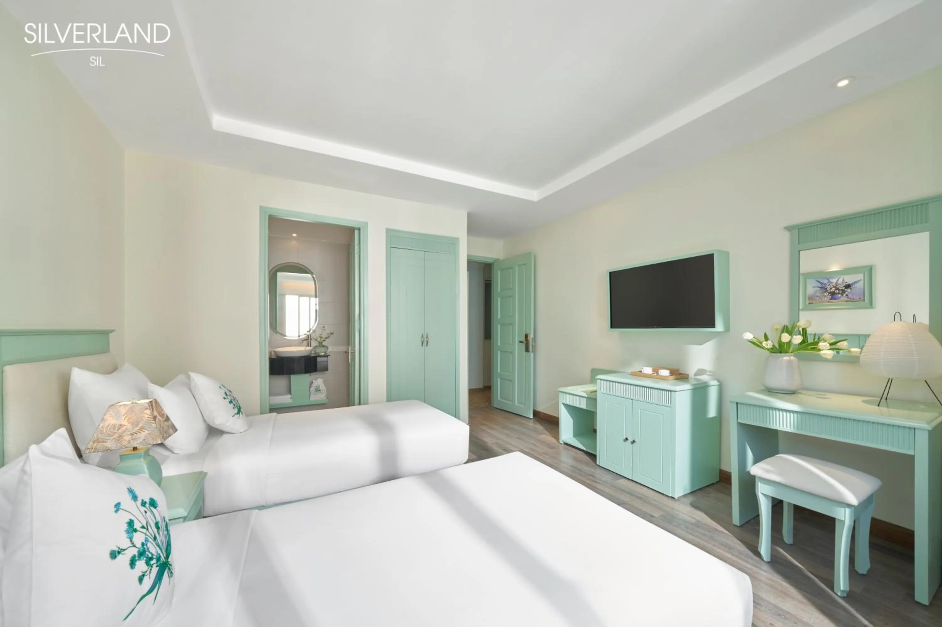 Bedroom, Bed in Silverland Sil Hotel