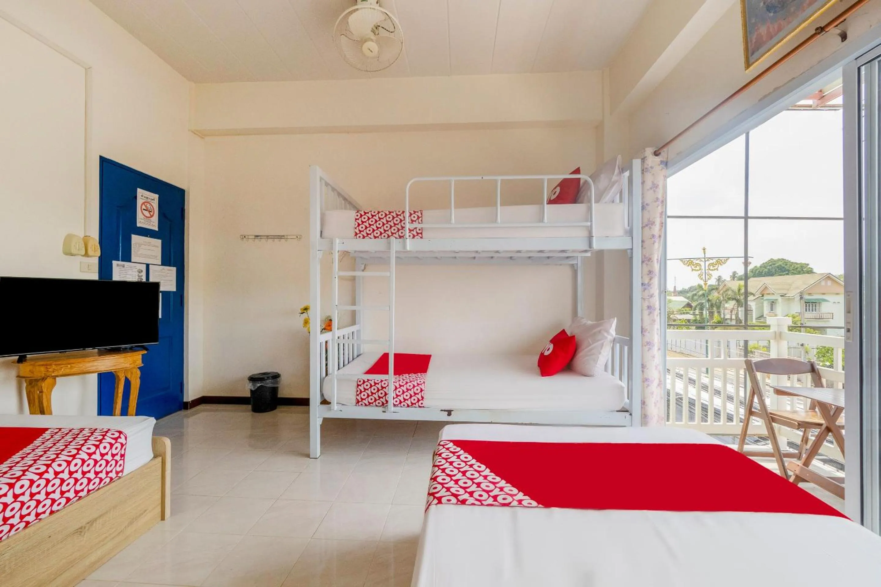 Bedroom in OYO 906 Bann One Love