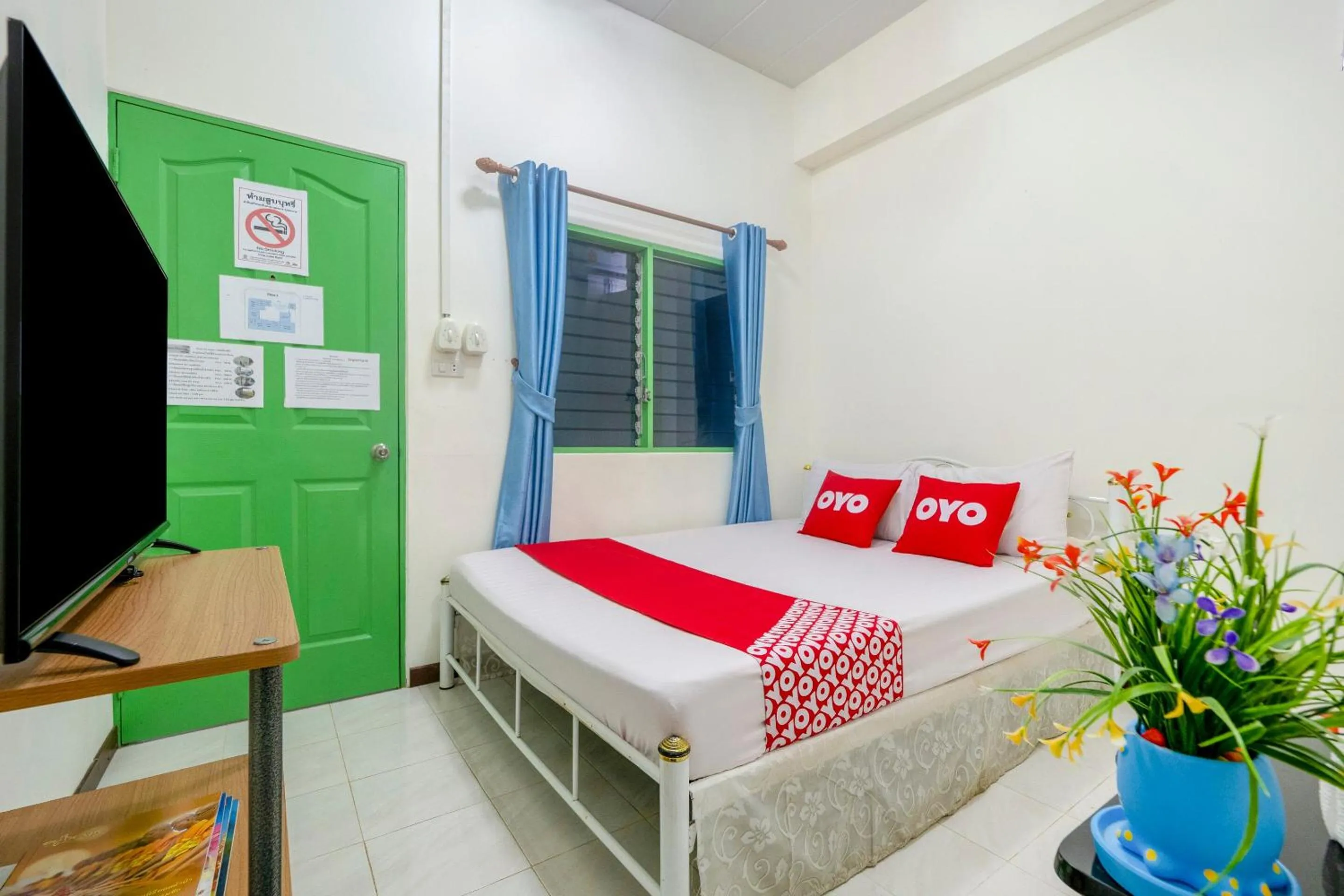 Bedroom in OYO 906 Bann One Love