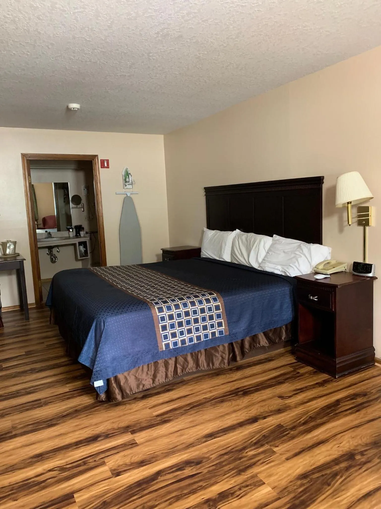 Bed in Riverwood Inn