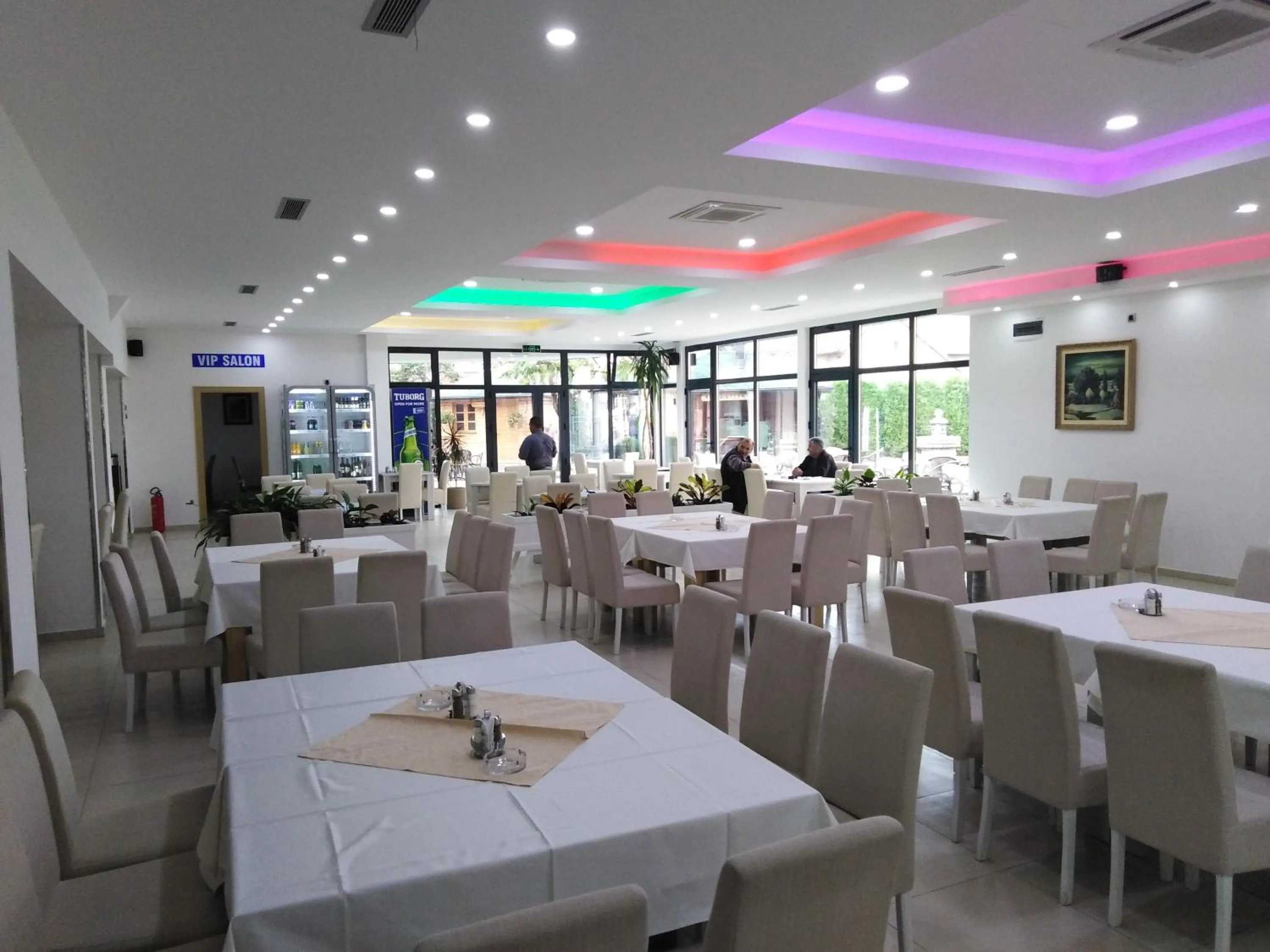 Hotel MK, Plavi restoran, Loznica