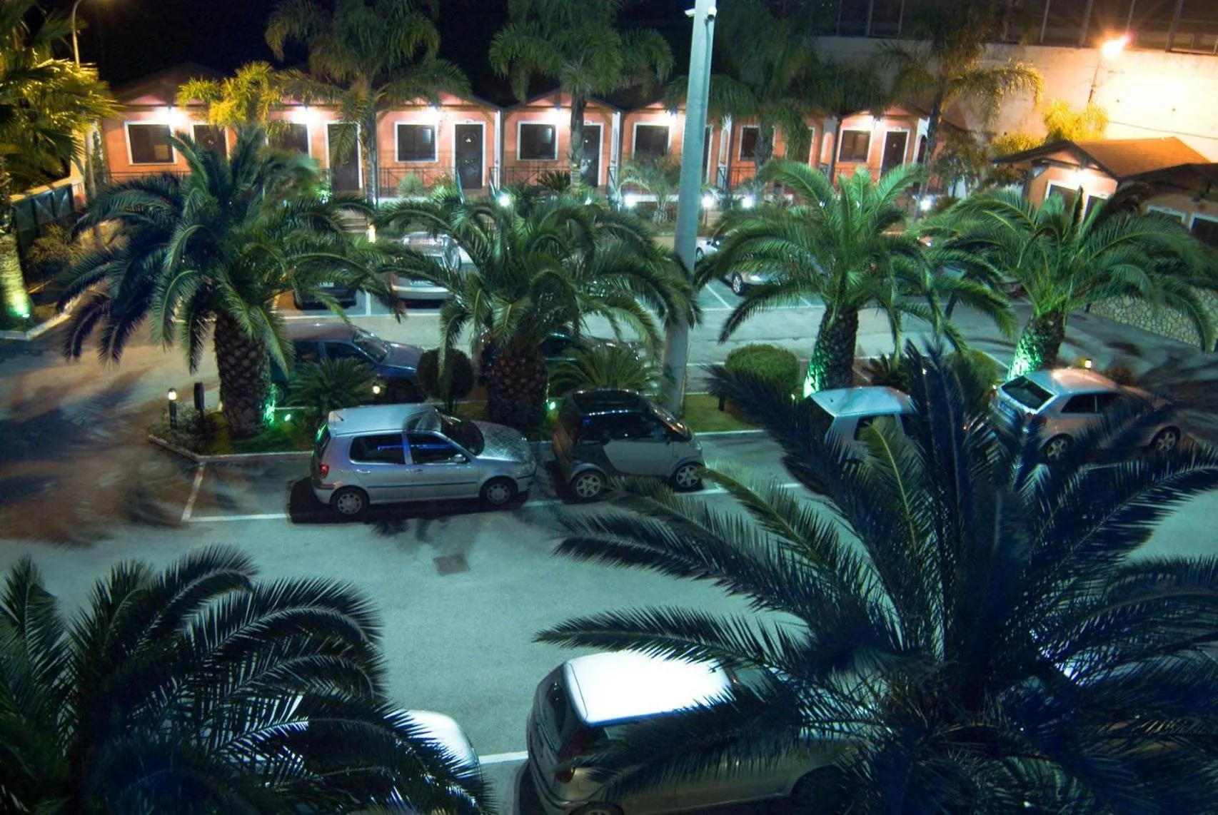 Hotel 2000