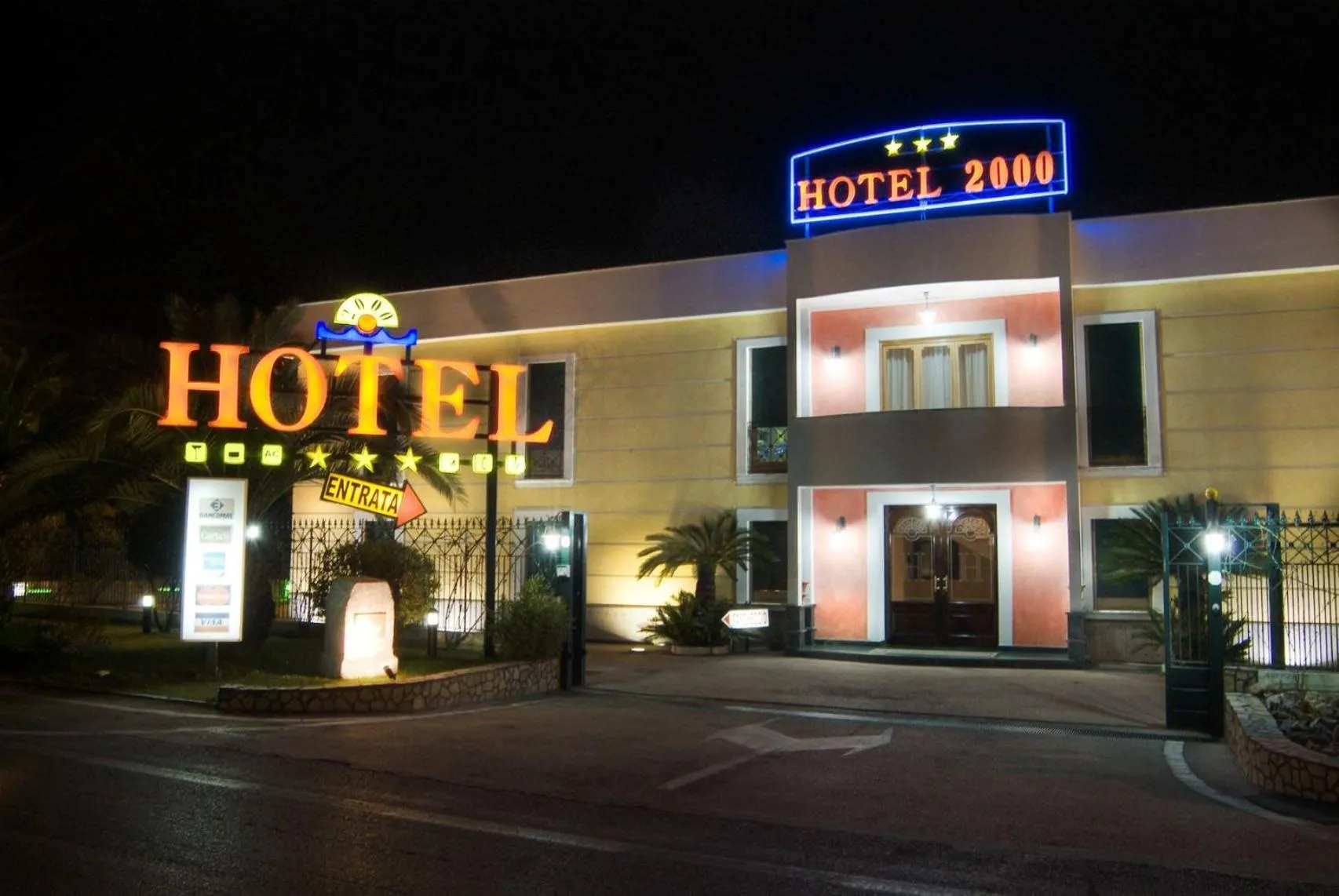 Hotel 2000
