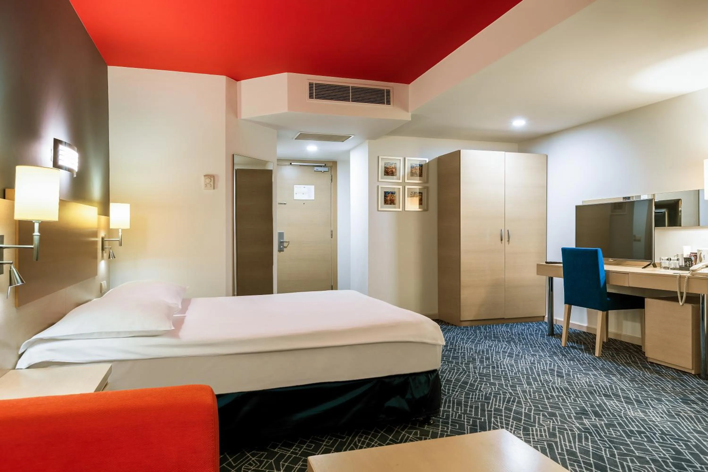 Living room, Bed in Radisson Hotel Baku