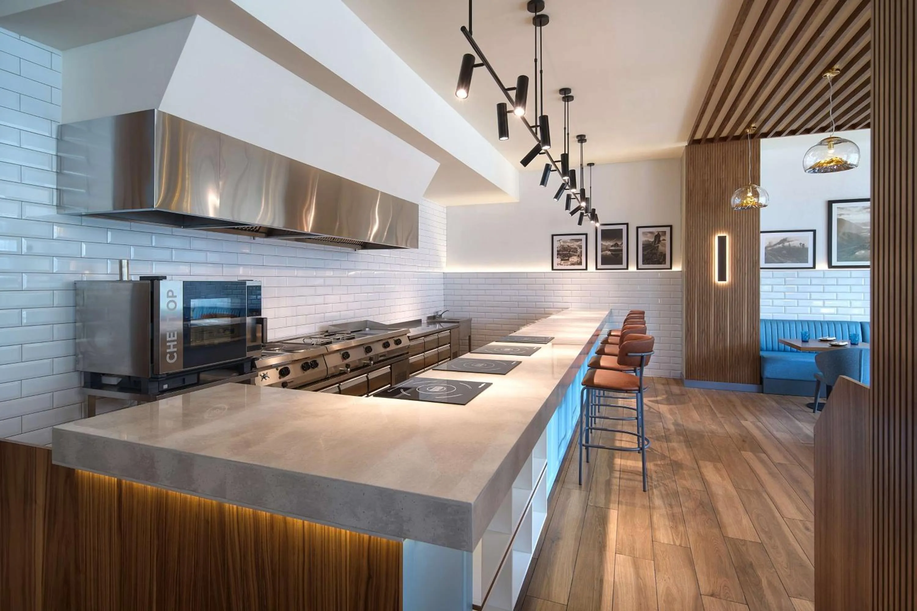 Restaurant/places to eat in Radisson Hotel Baku