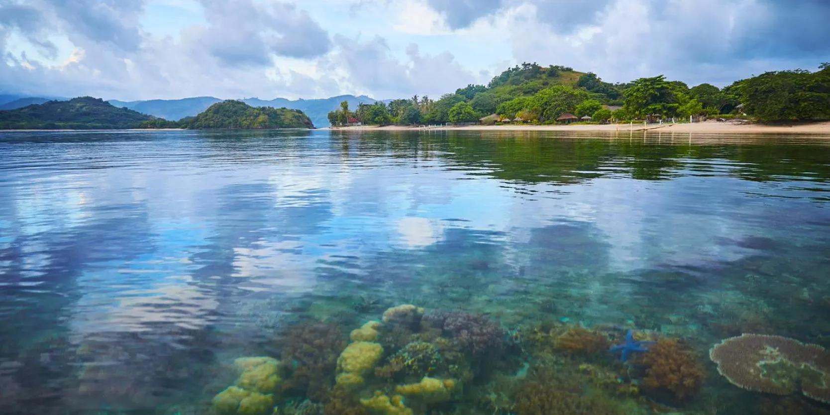 Garden in Pearl Beach Resort Gili Asahan