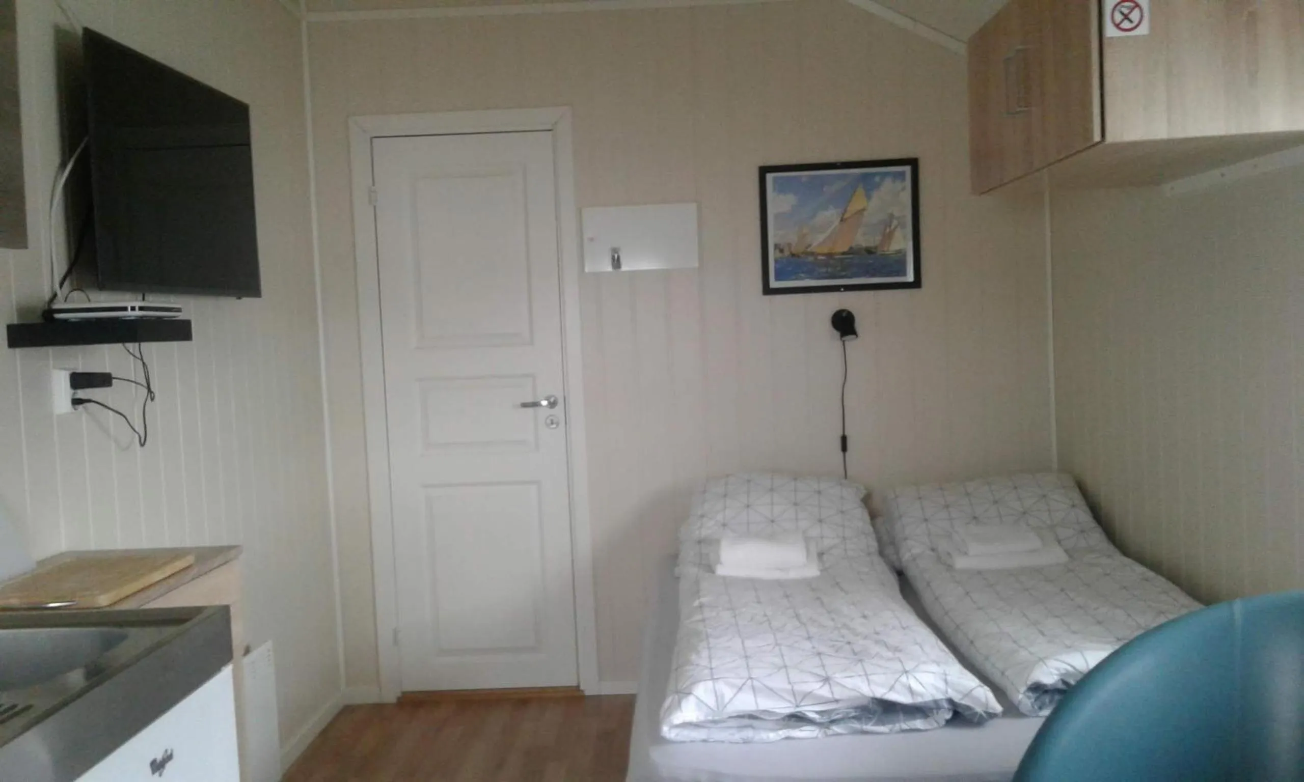 Bed in Furoy Hotel Apartments and Boating