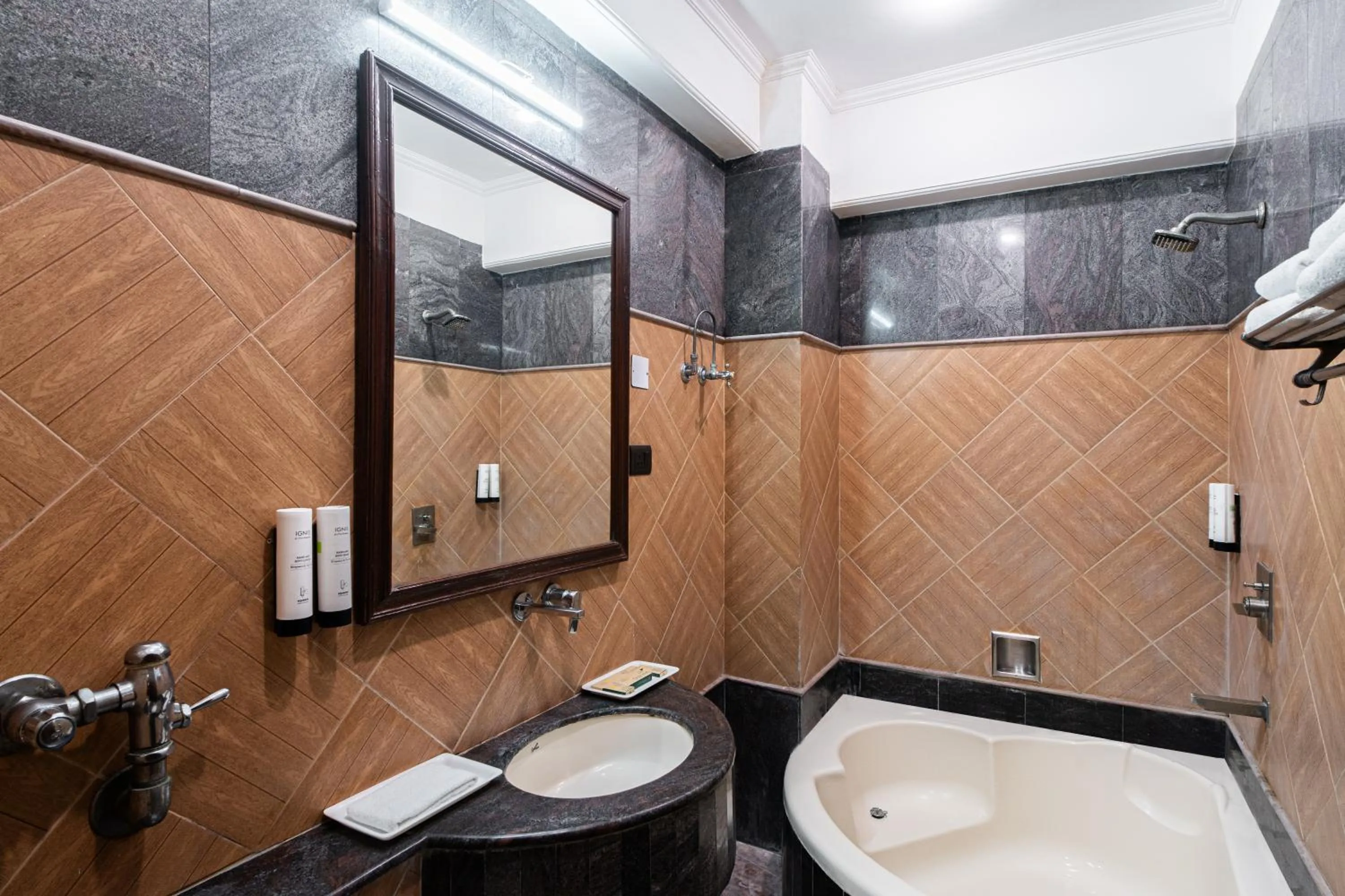 Shower in Hotel Sunstar Grand