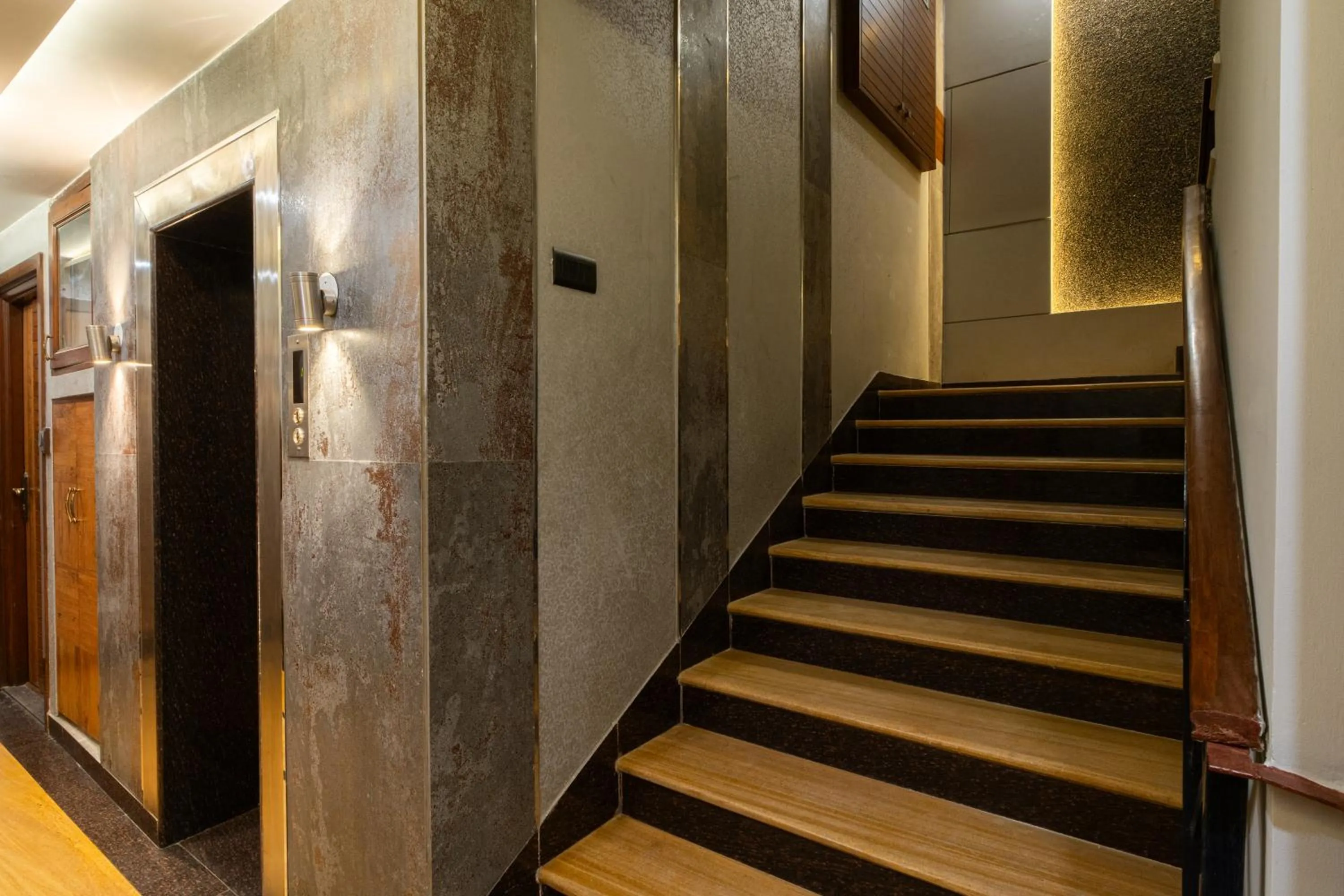 Lobby or reception in Hotel Sunstar Grand