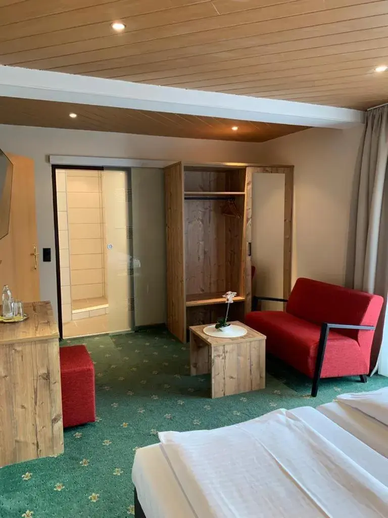 Double or Twin Room with Balcony - single occupancy in Clubhotel Götzens Double or Twin Room with Balcony - single occupancy in Clubhotel Götzens