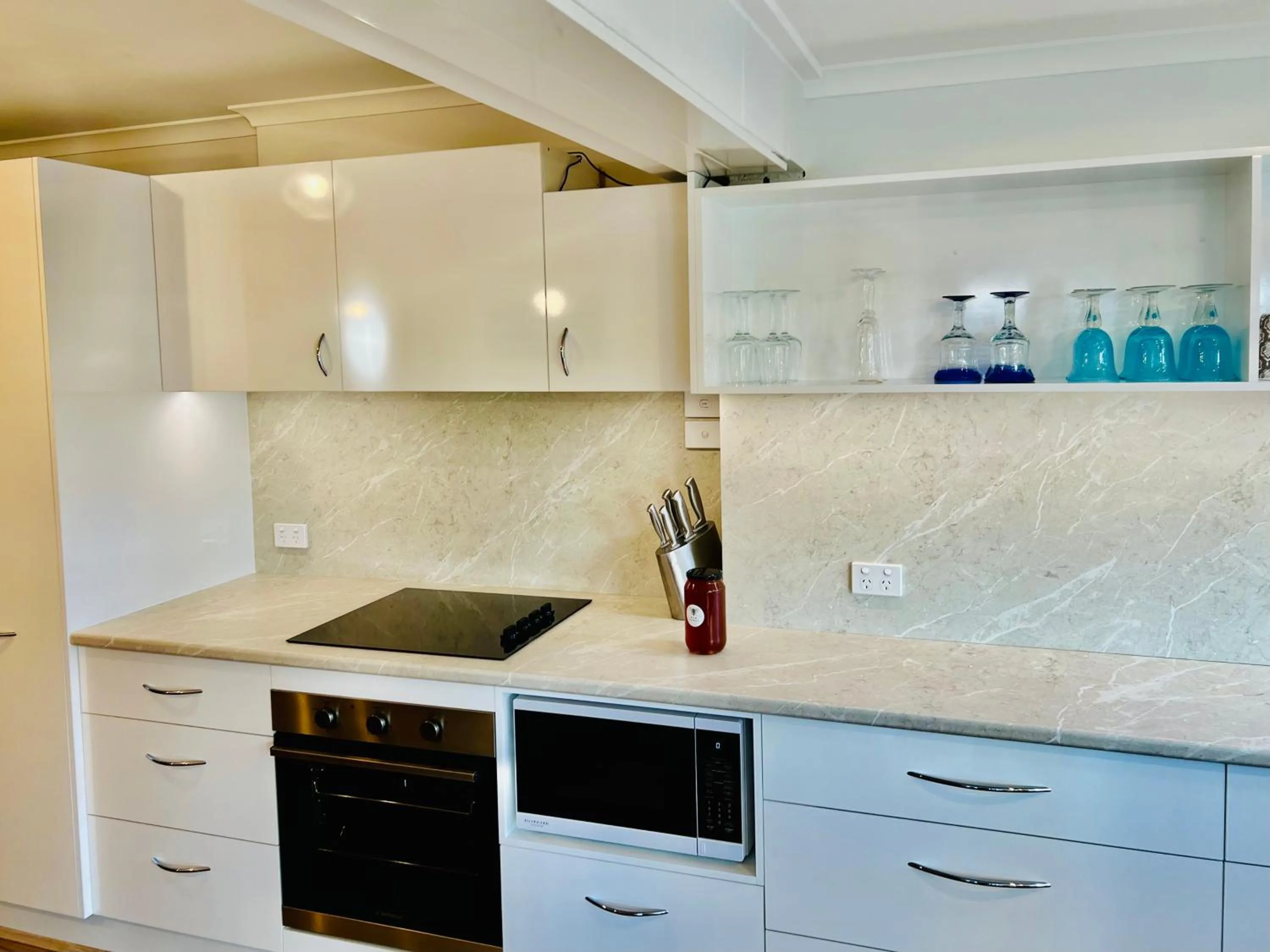 Kitchen or kitchenette in Blue River Apartments