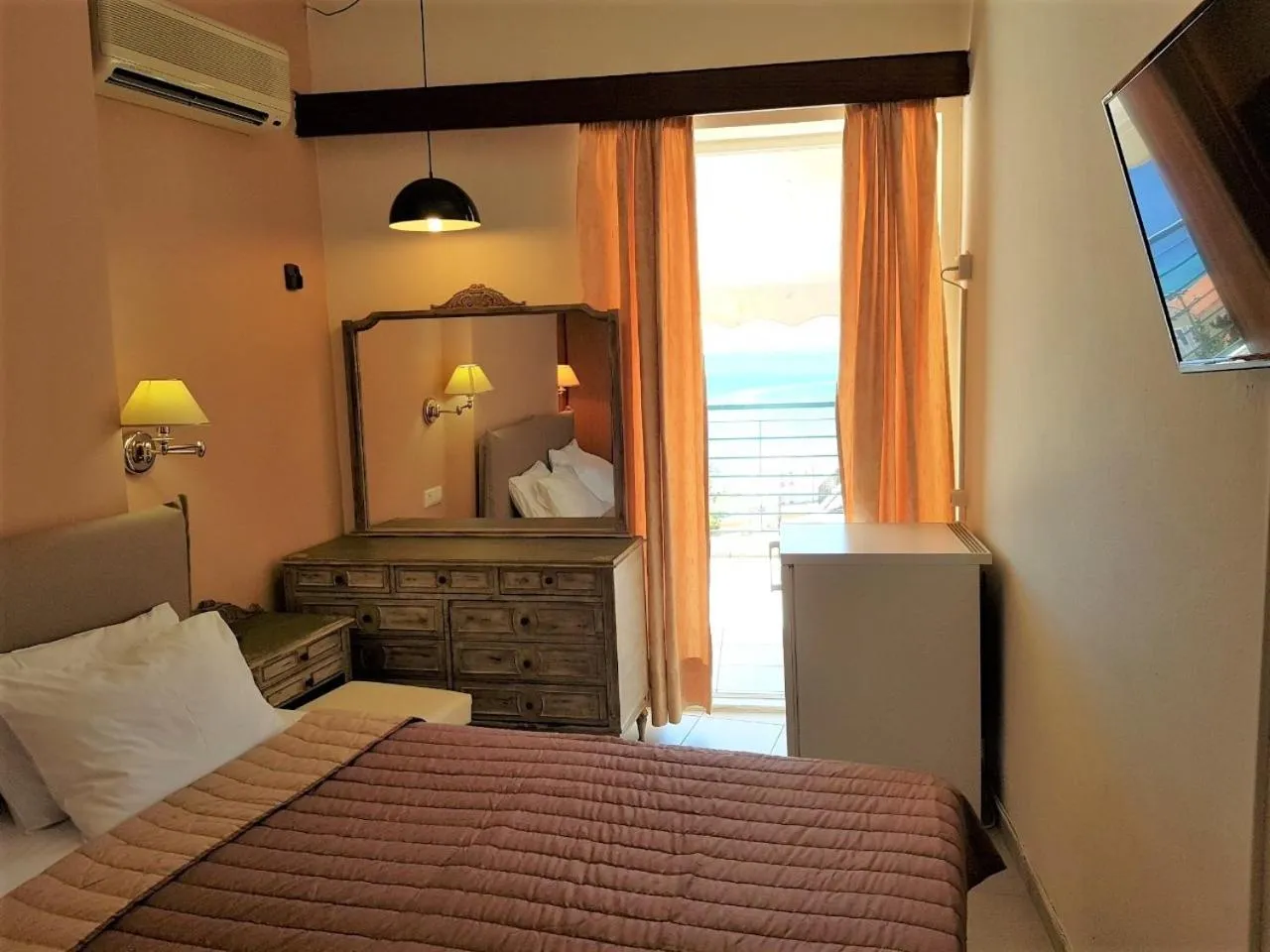 TV and multimedia, Bed in Mitho Hotel Spa