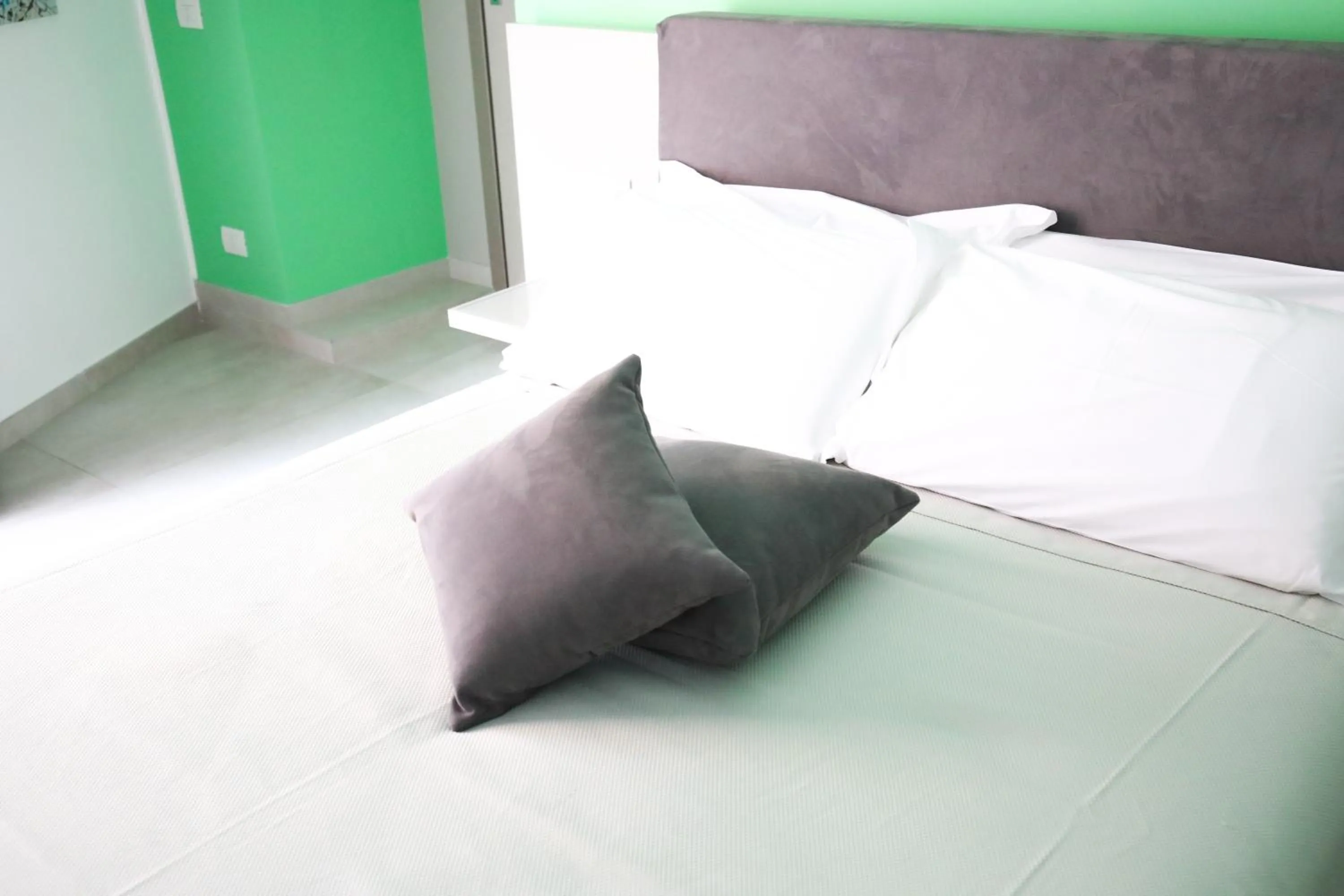 Bed in Toledo 16 Luxury Suites