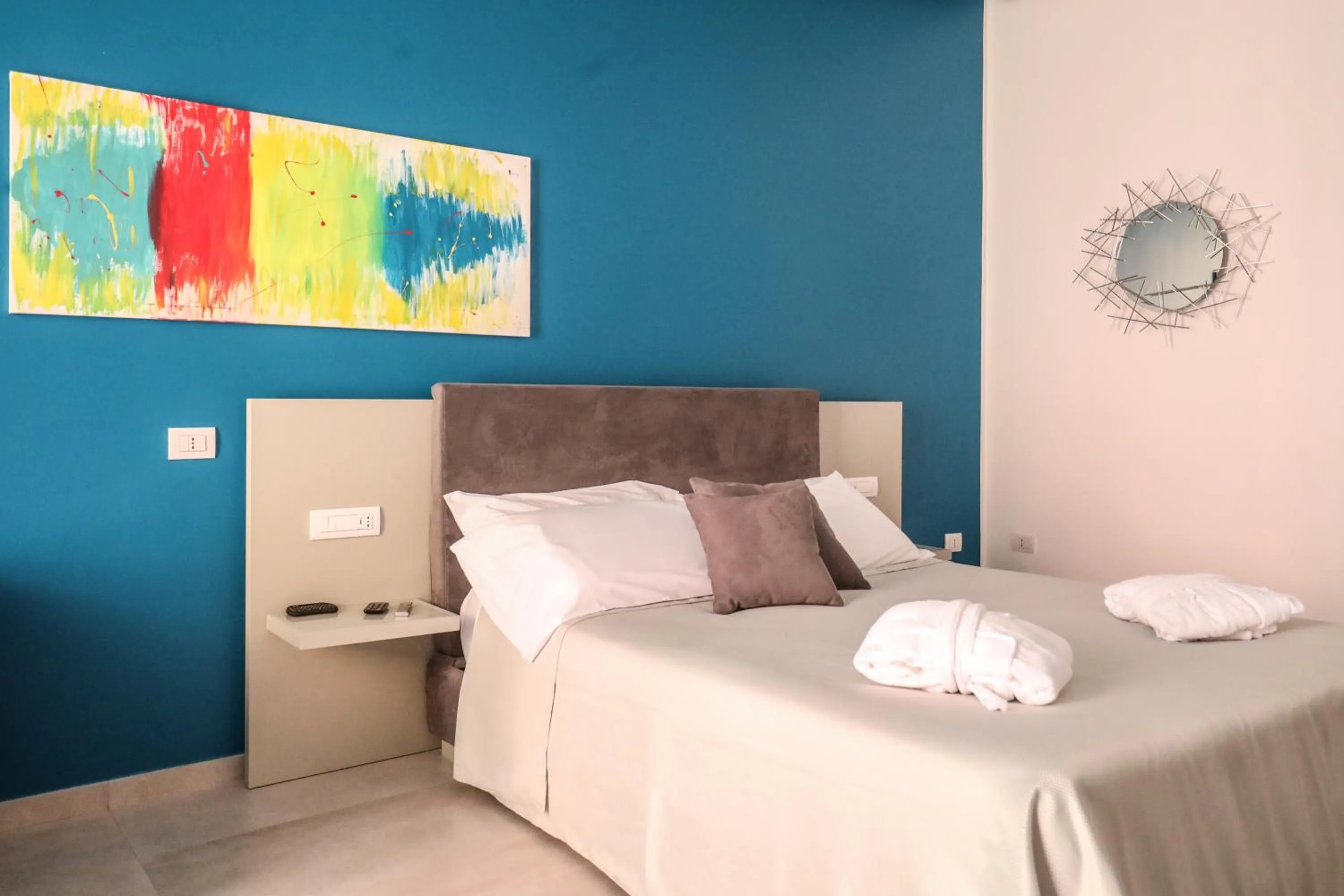 Bed in Toledo 16 Luxury Suites