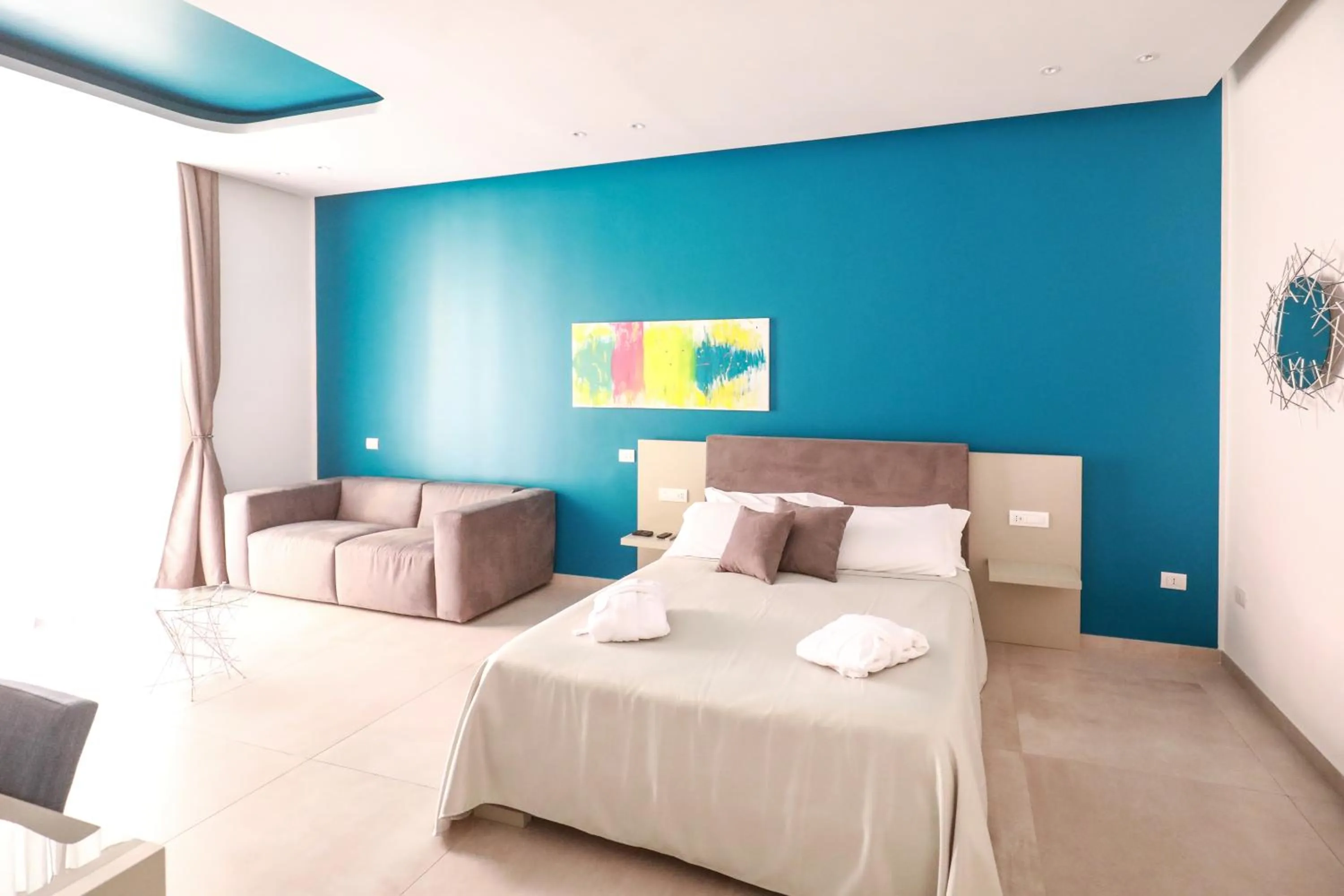 Bed in Toledo 16 Luxury Suites