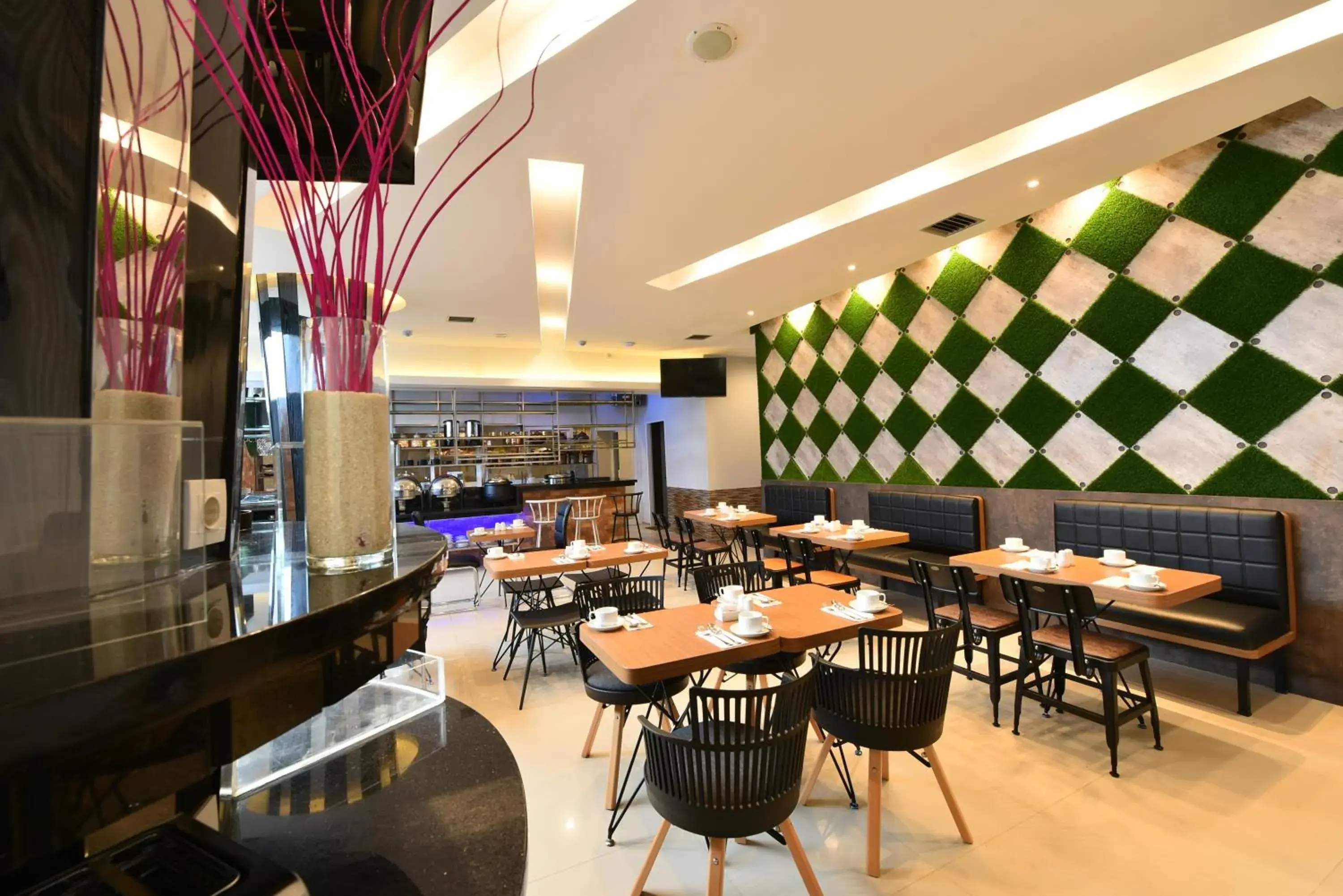 Restaurant/places to eat in Midtown Xpress Balikpapan Restaurant/places to eat in Midtown Xpress Balikpapan