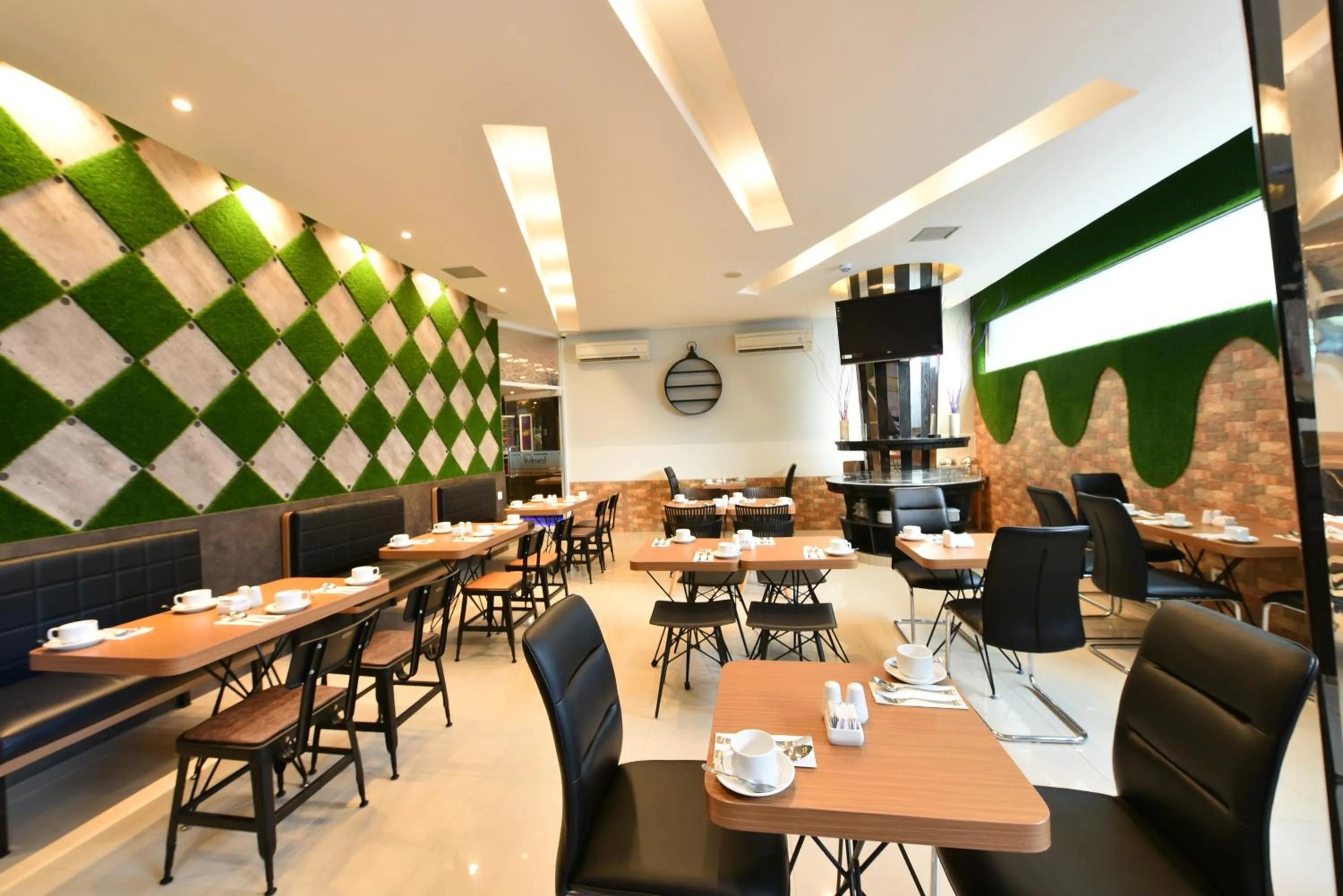 Restaurant/places to eat in Midtown Xpress Balikpapan