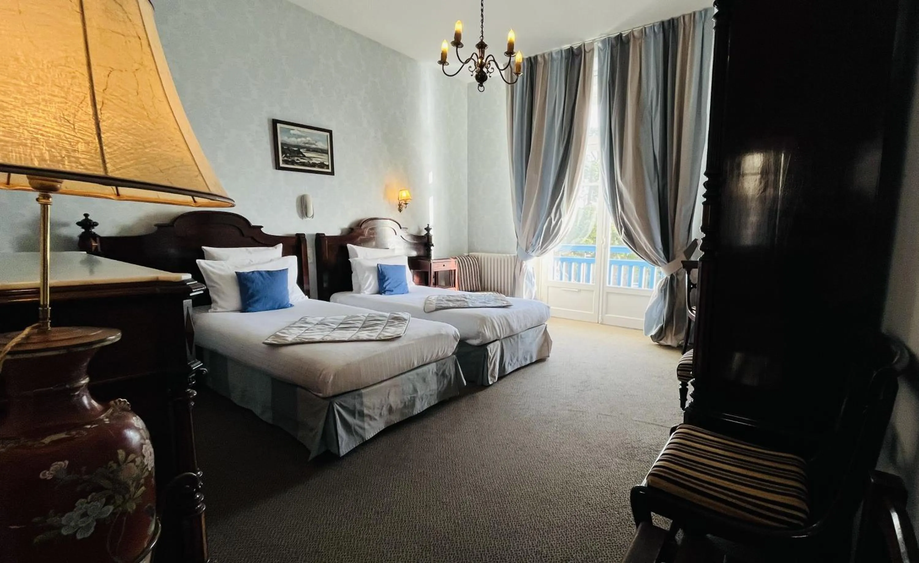 Bedroom, Bed in Logis Hôtel Restaurant le Printania