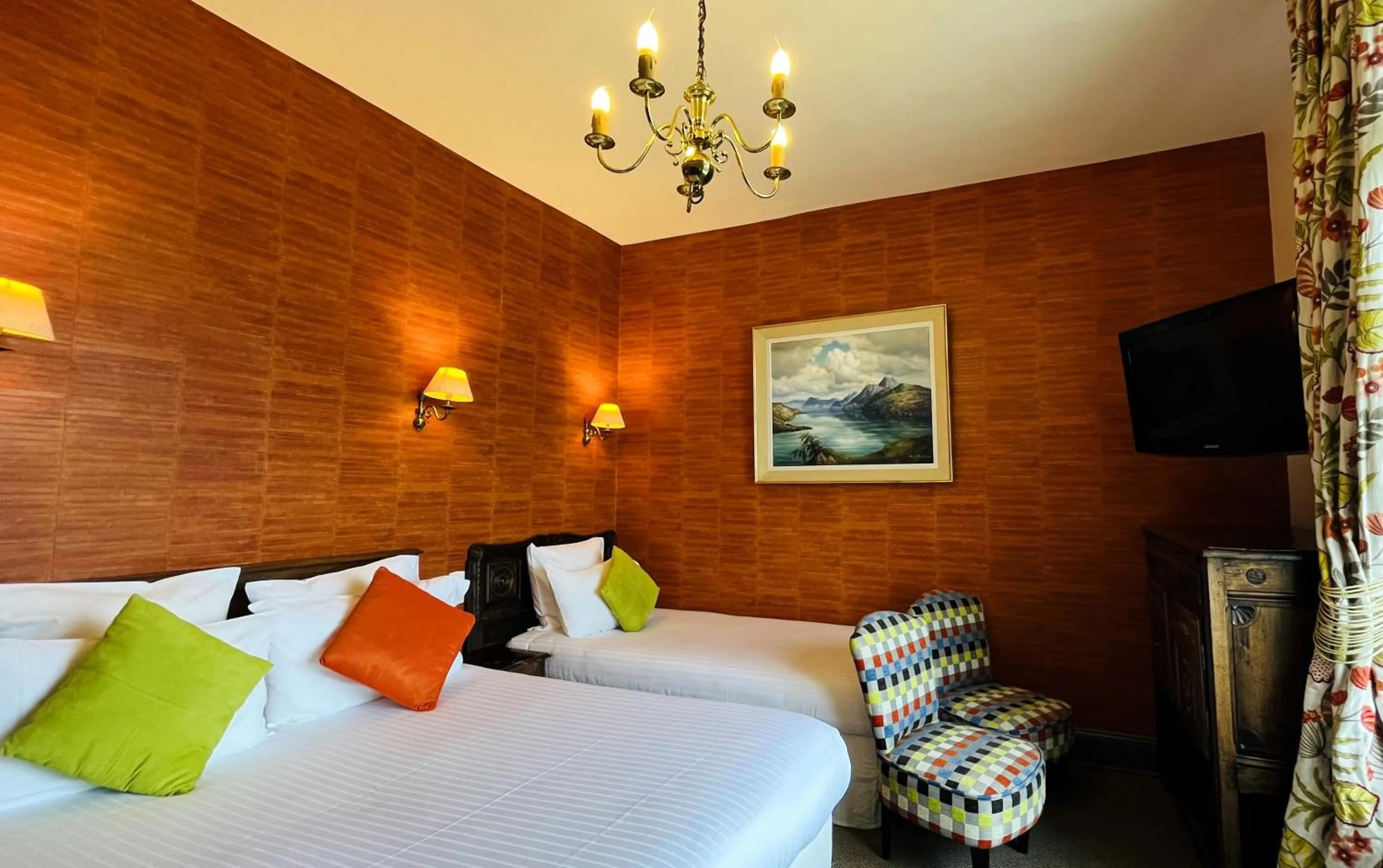 Bedroom, Bed in Logis Hôtel Restaurant le Printania