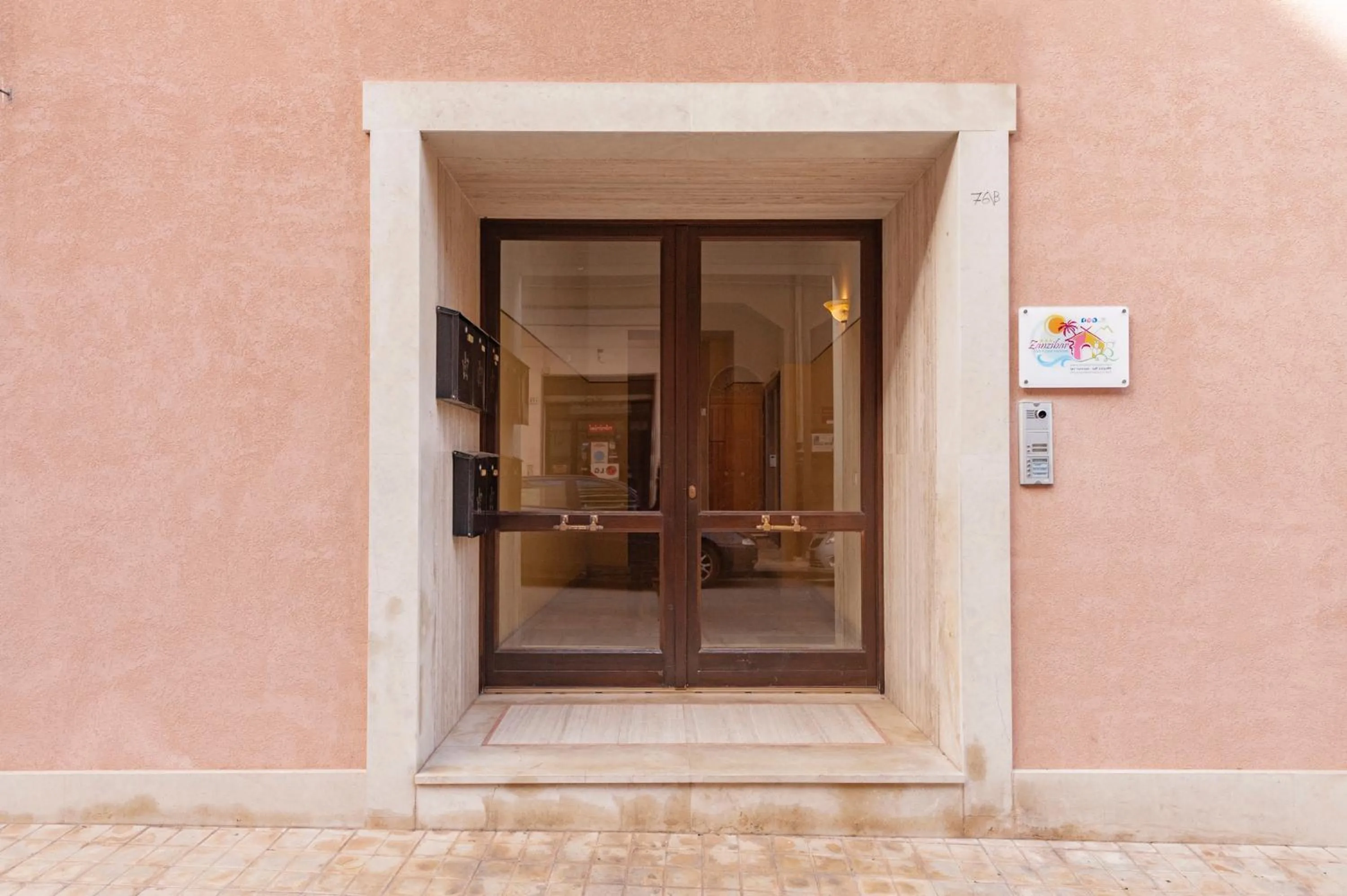 Facade/entrance in Zanzibar - Charming Rooms and Apartments