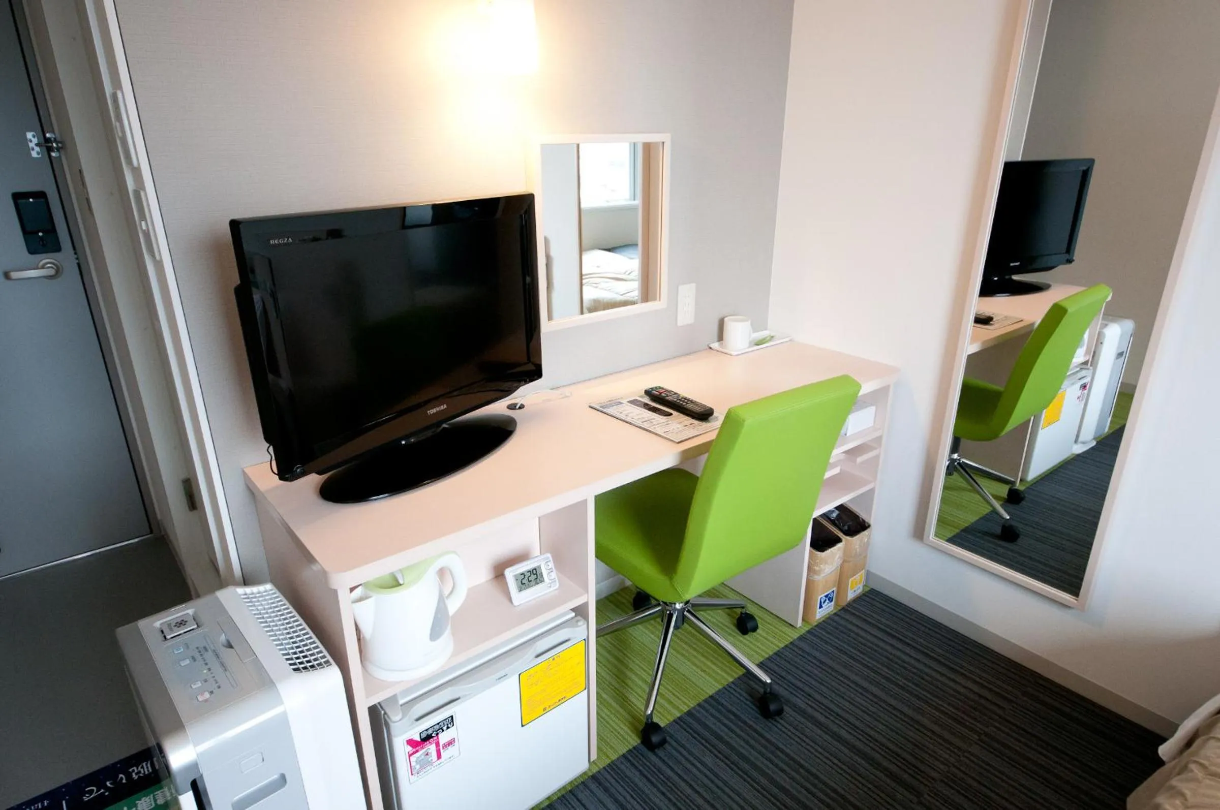 TV and multimedia in Super Hotel Kofu Showa Inter