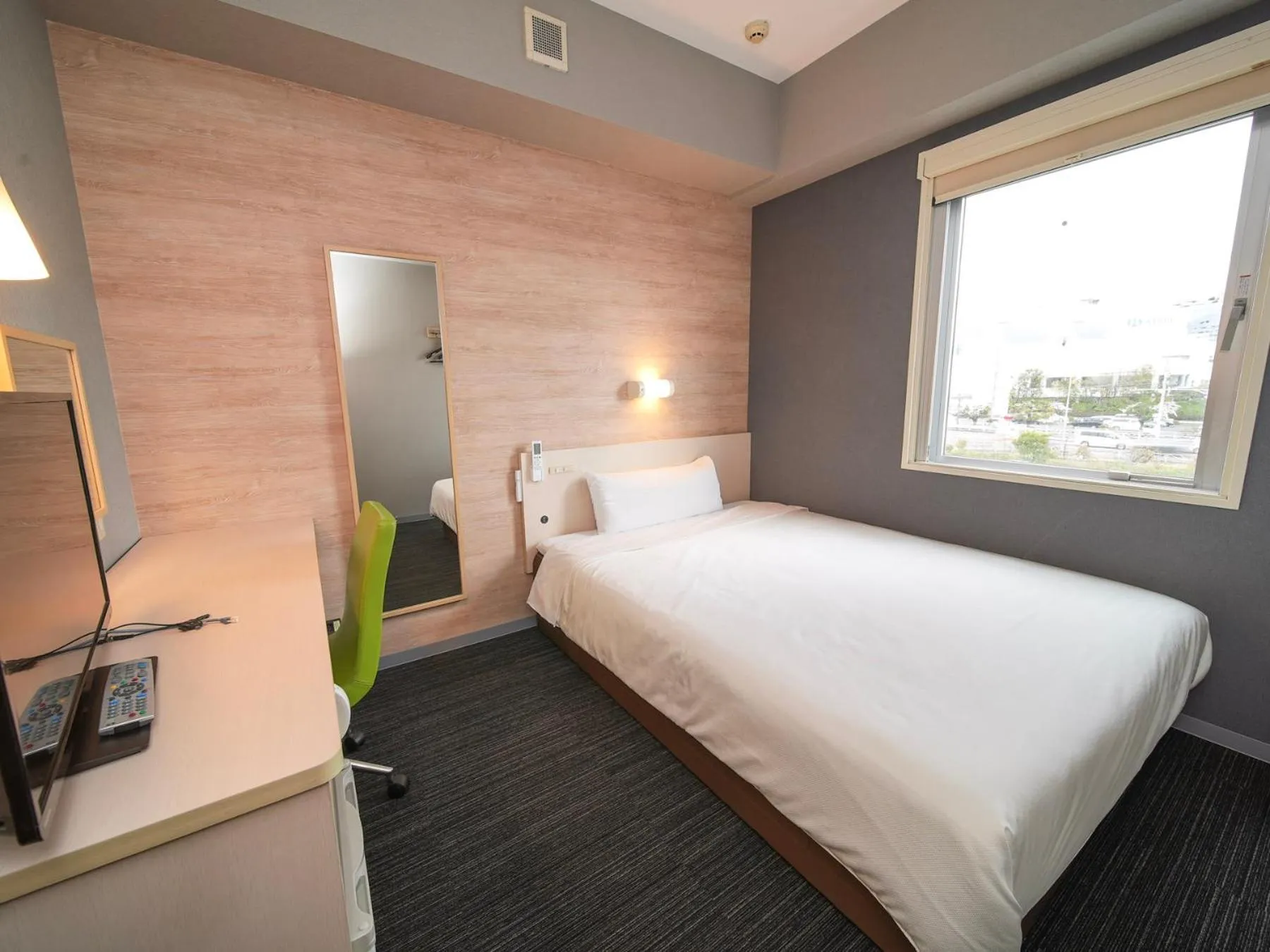 Photo of the whole room, Bed in Super Hotel Kofu Showa Inter