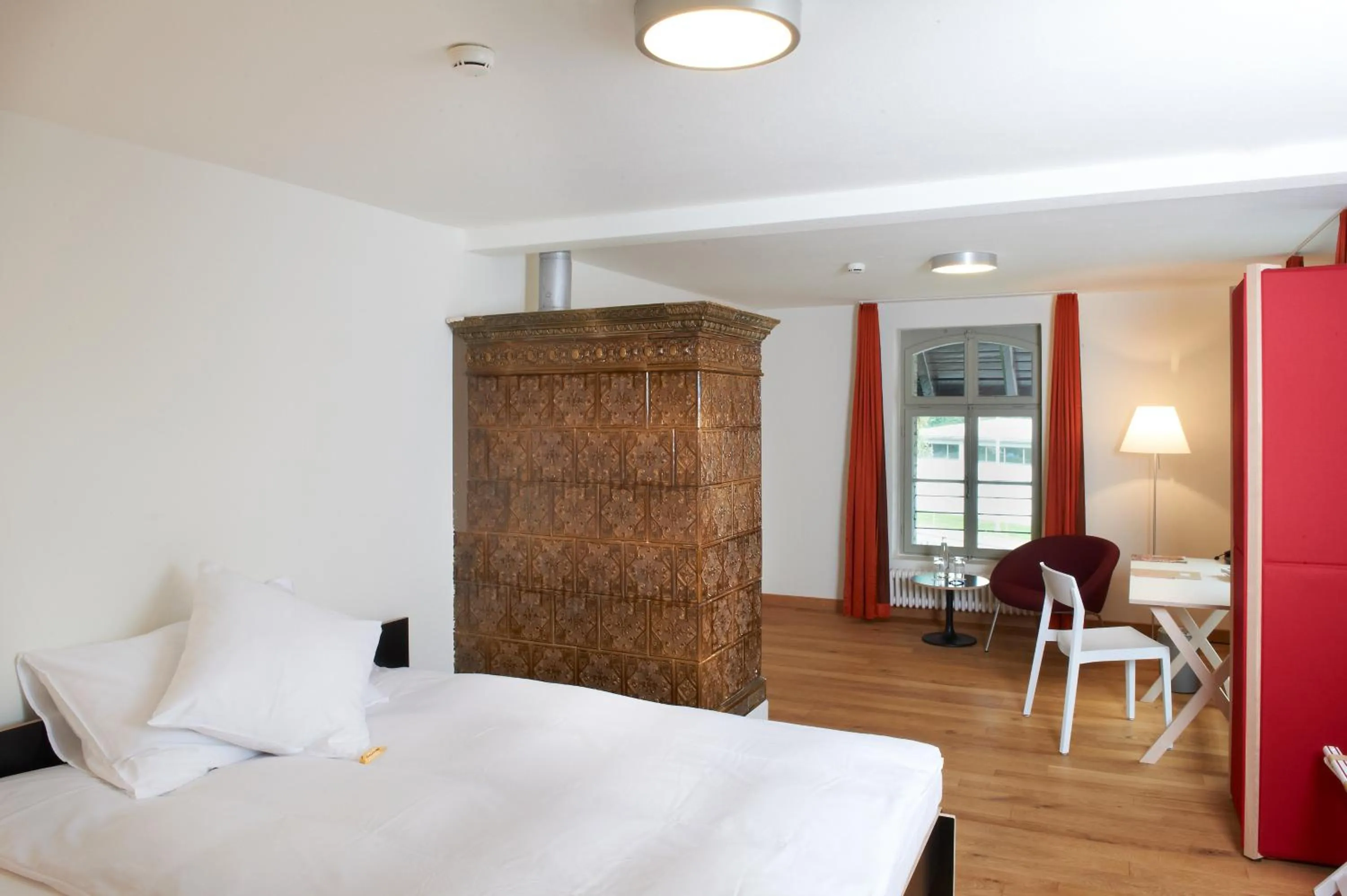 Photo of the whole room, Bed in Boutique-Hotel Auberge Langenthal