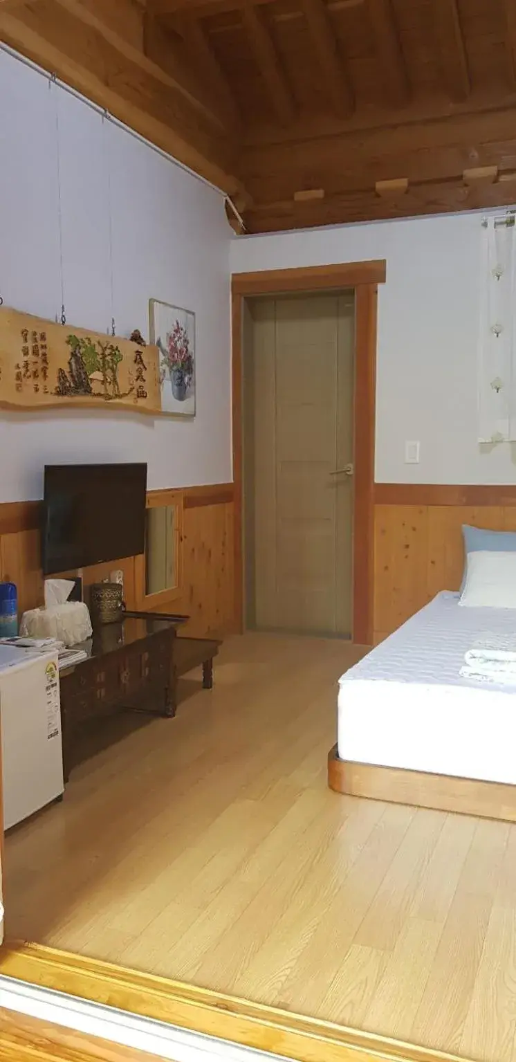 Quadruple Room with Private Bathroom - single occupancy in Starlight Rest Area Quadruple Room with Private Bathroom - single occupancy in Starlight Rest Area