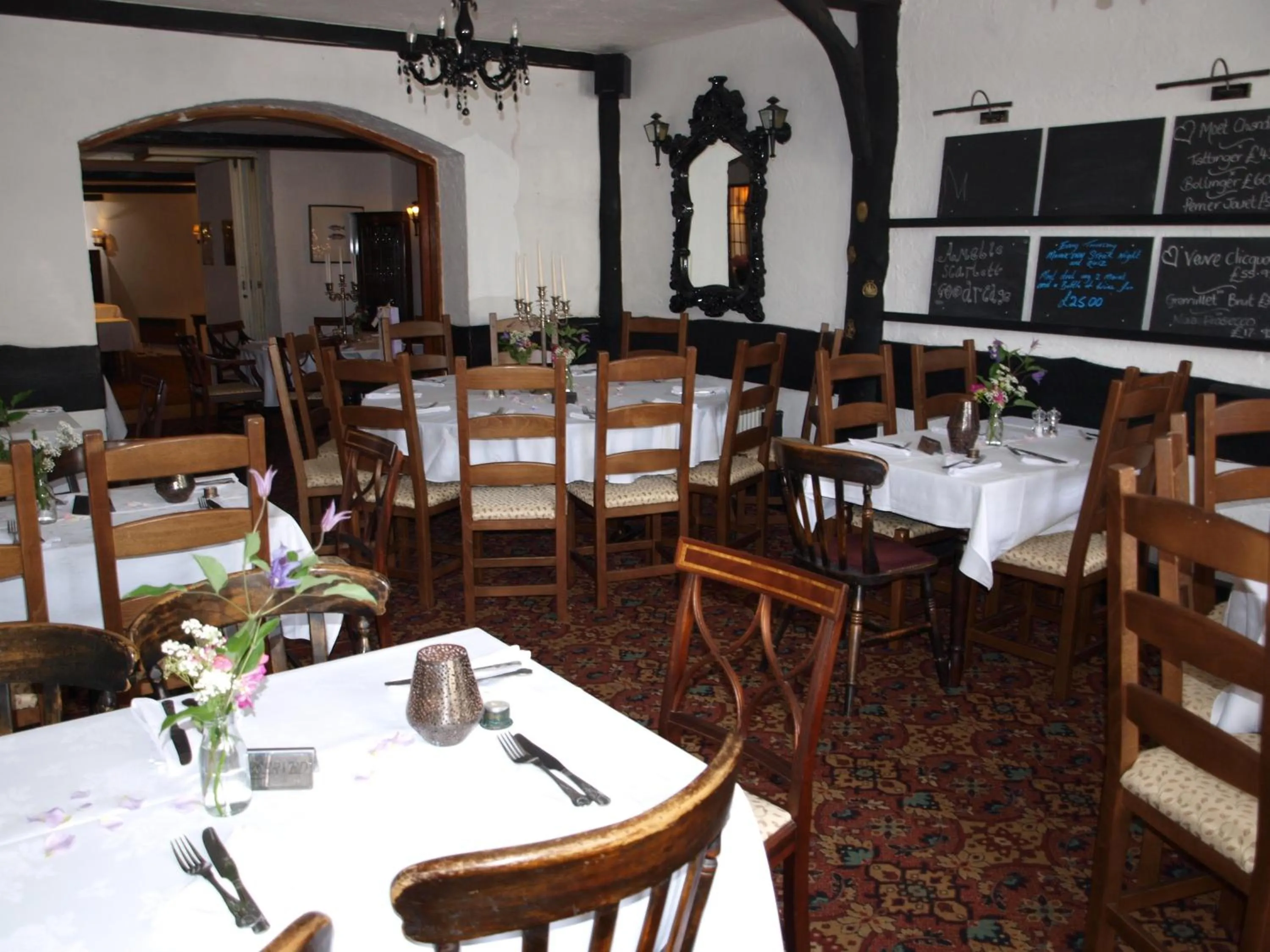 Restaurant/places to eat in Manor Inn Galmpton