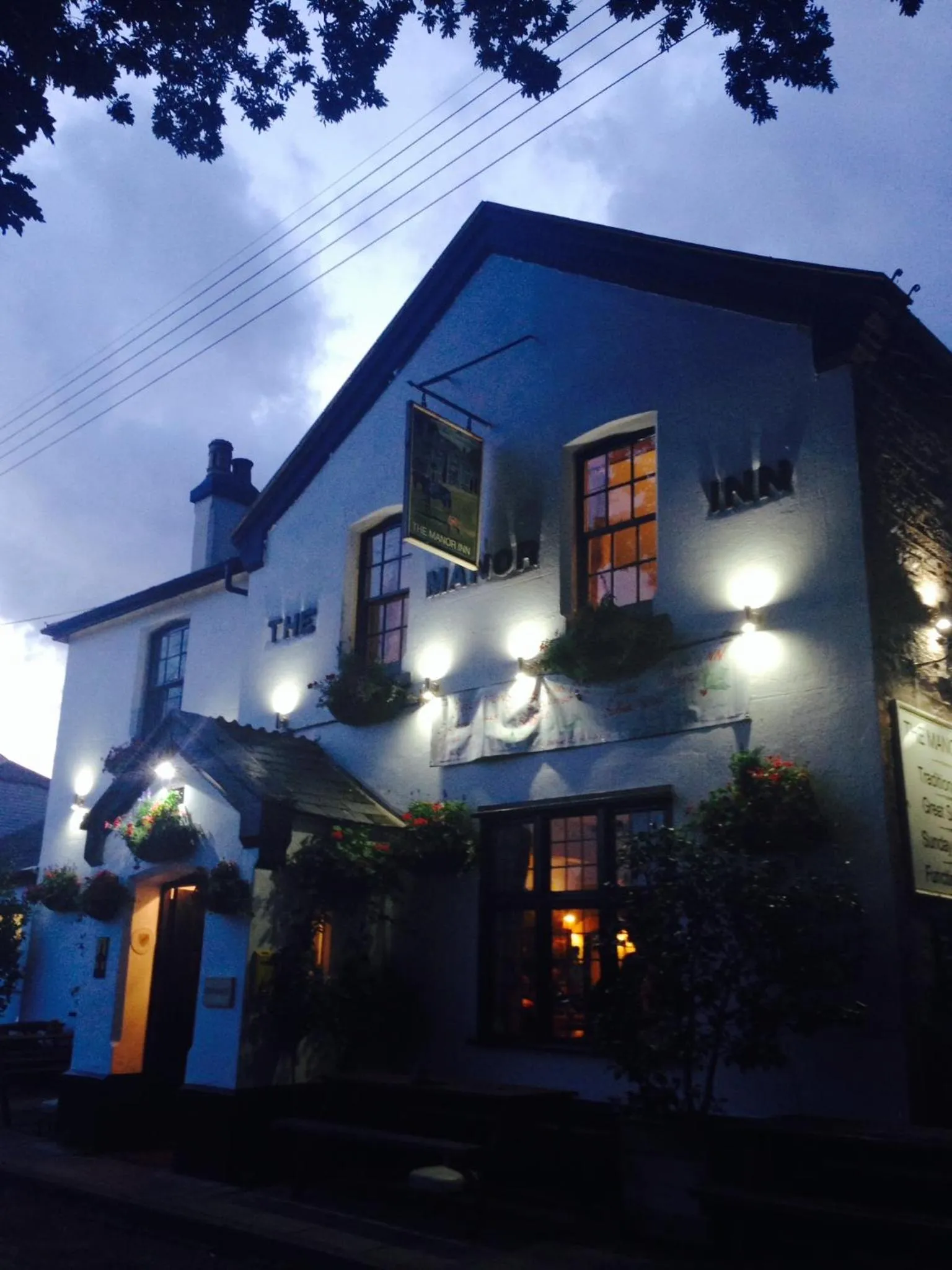 Property building in Manor Inn Galmpton