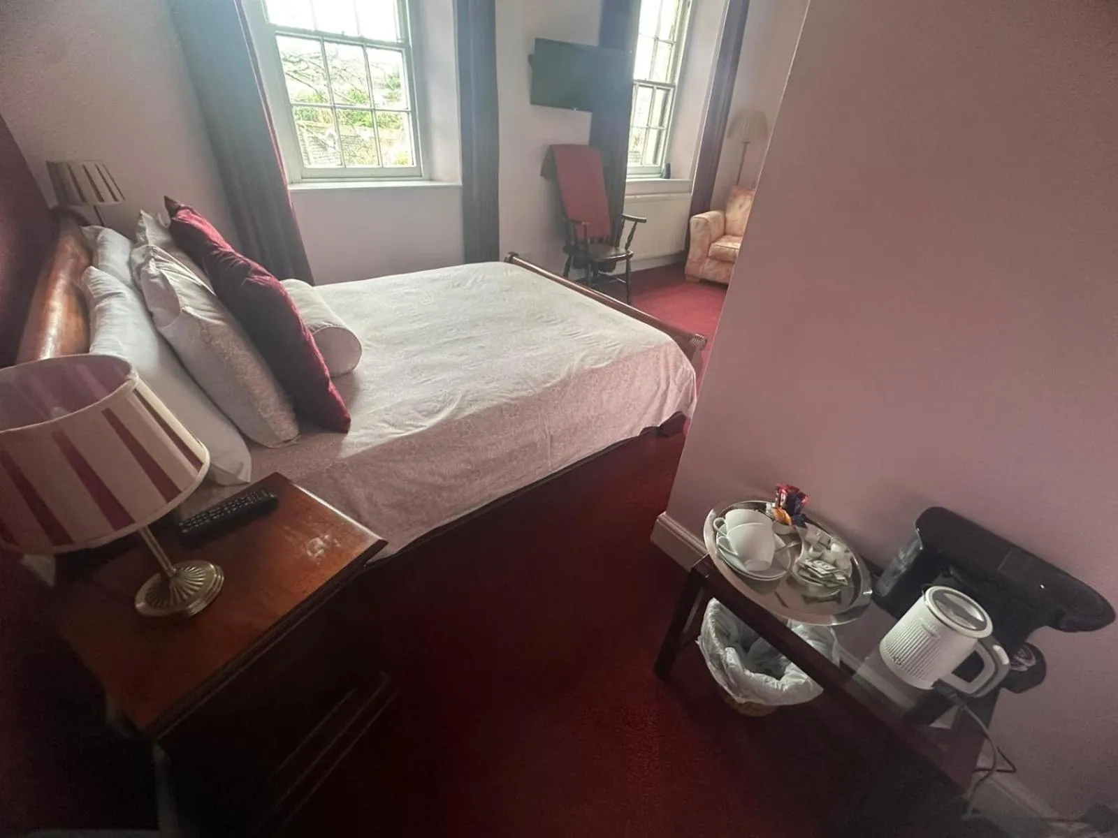 Bed in Manor Inn Galmpton