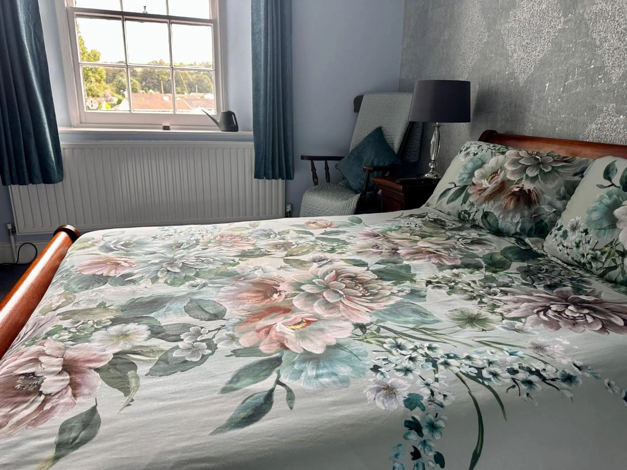 Bed in Manor Inn Galmpton